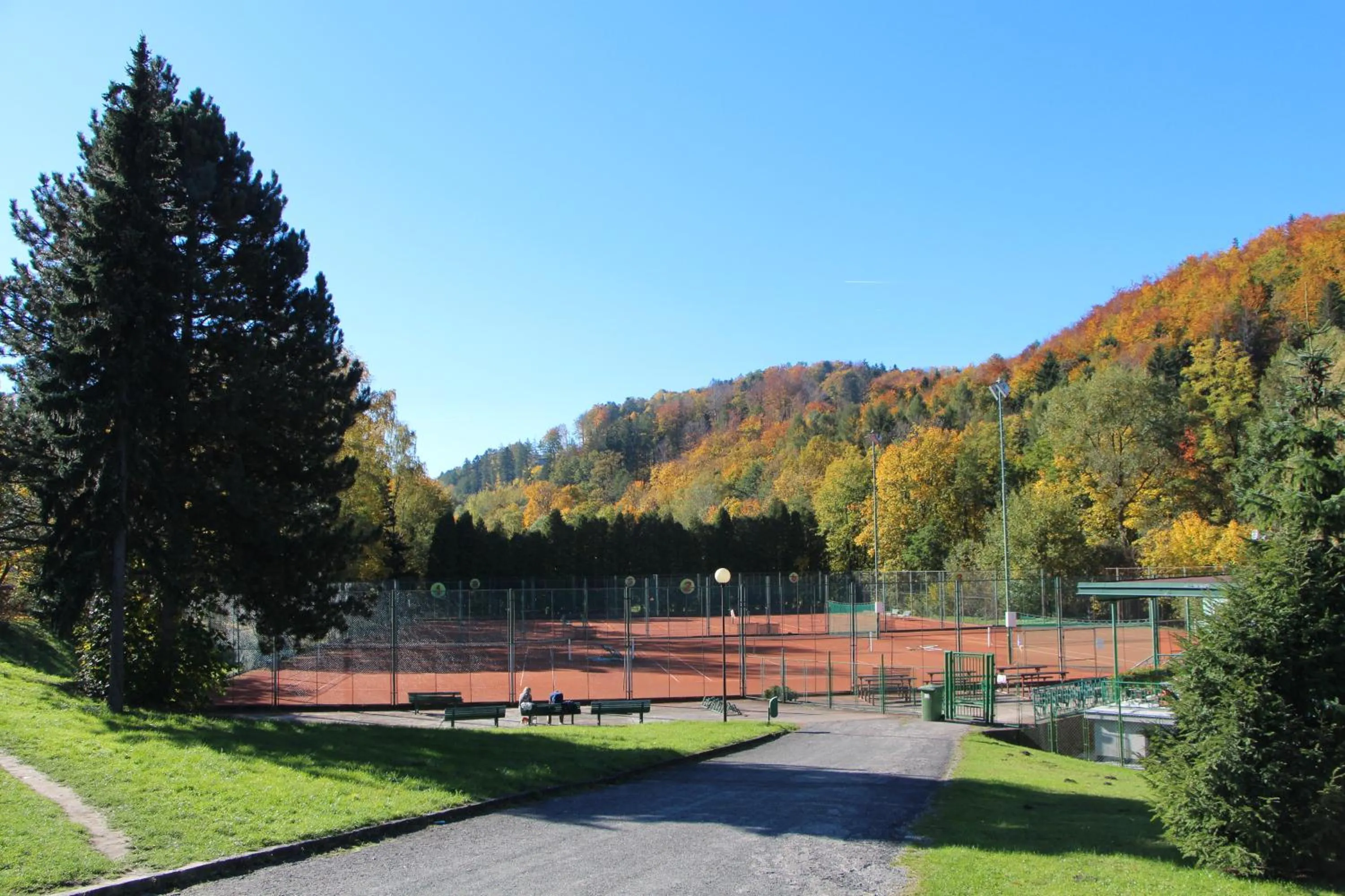 Tennis court in Hotel Bartoš