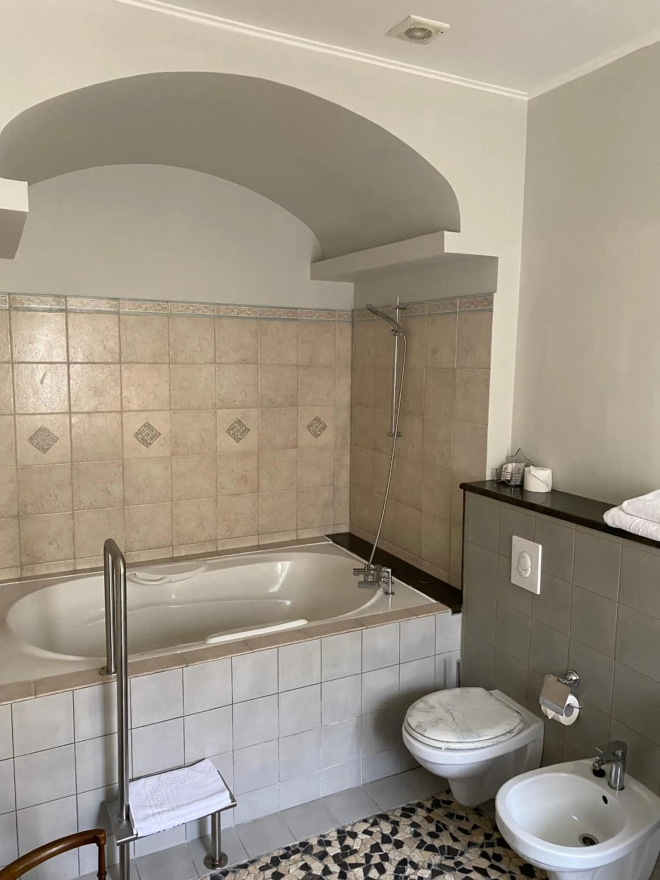 Shower in Hotel Kert FREE PARKING