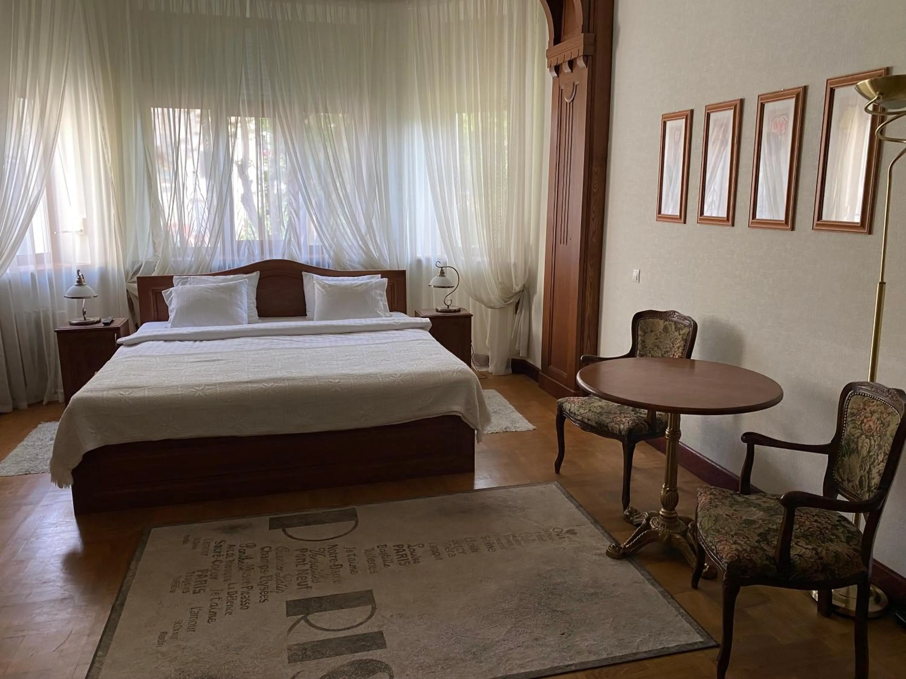 Bed in Hotel Kert FREE PARKING