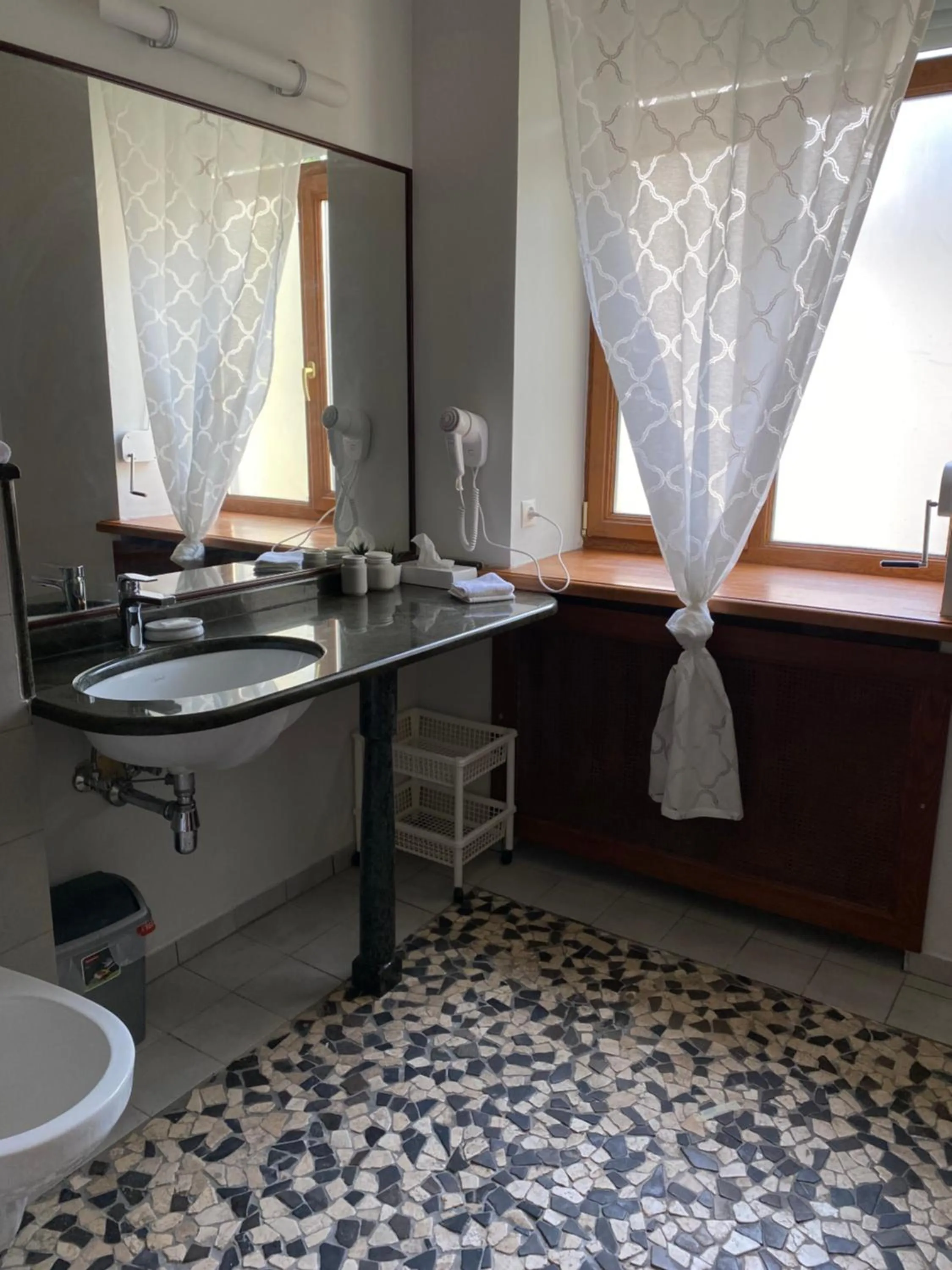 Bathroom in Hotel Kert FREE PARKING