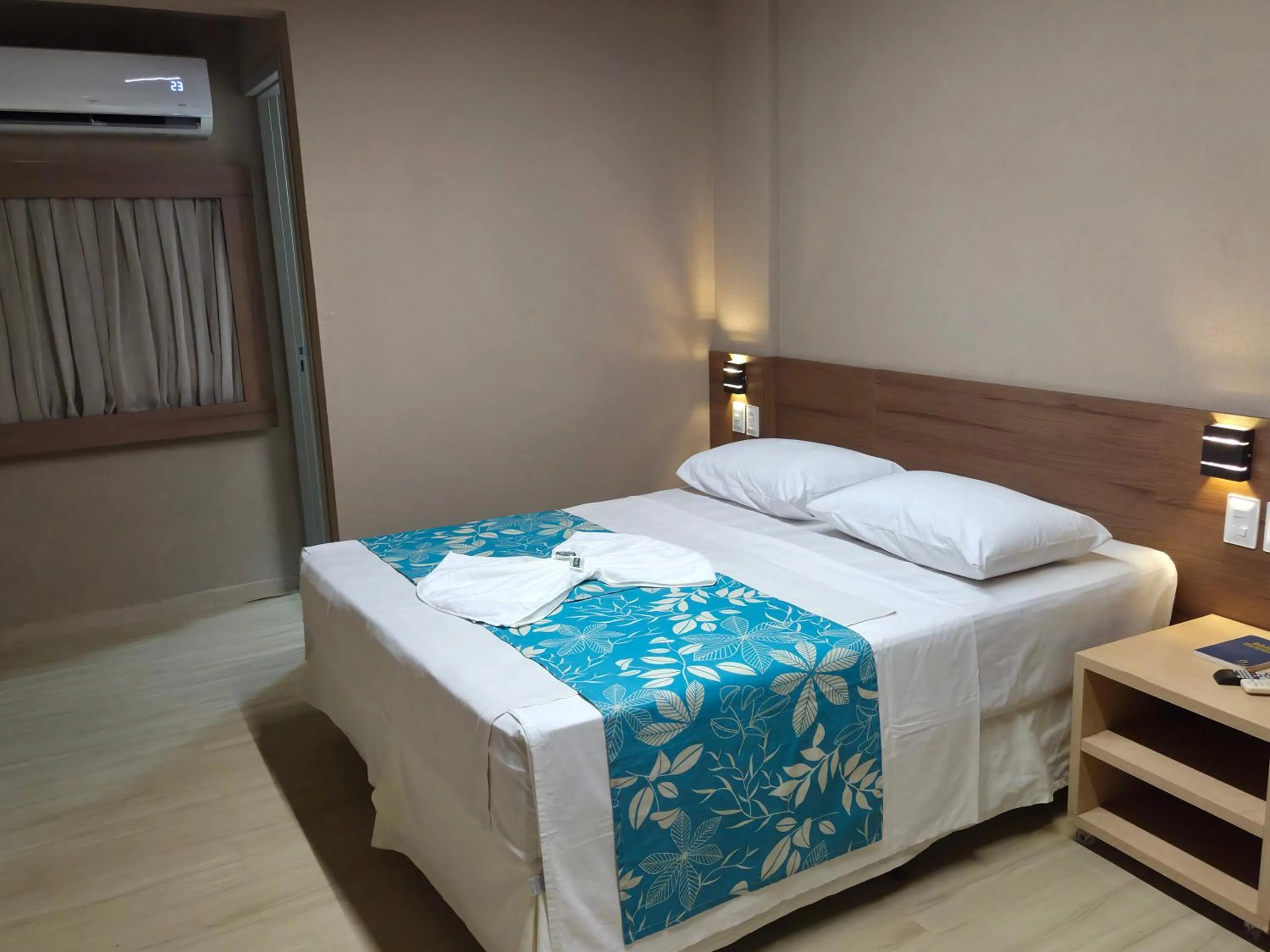 Photo of the whole room, Bed in Lagoa Park Hotel