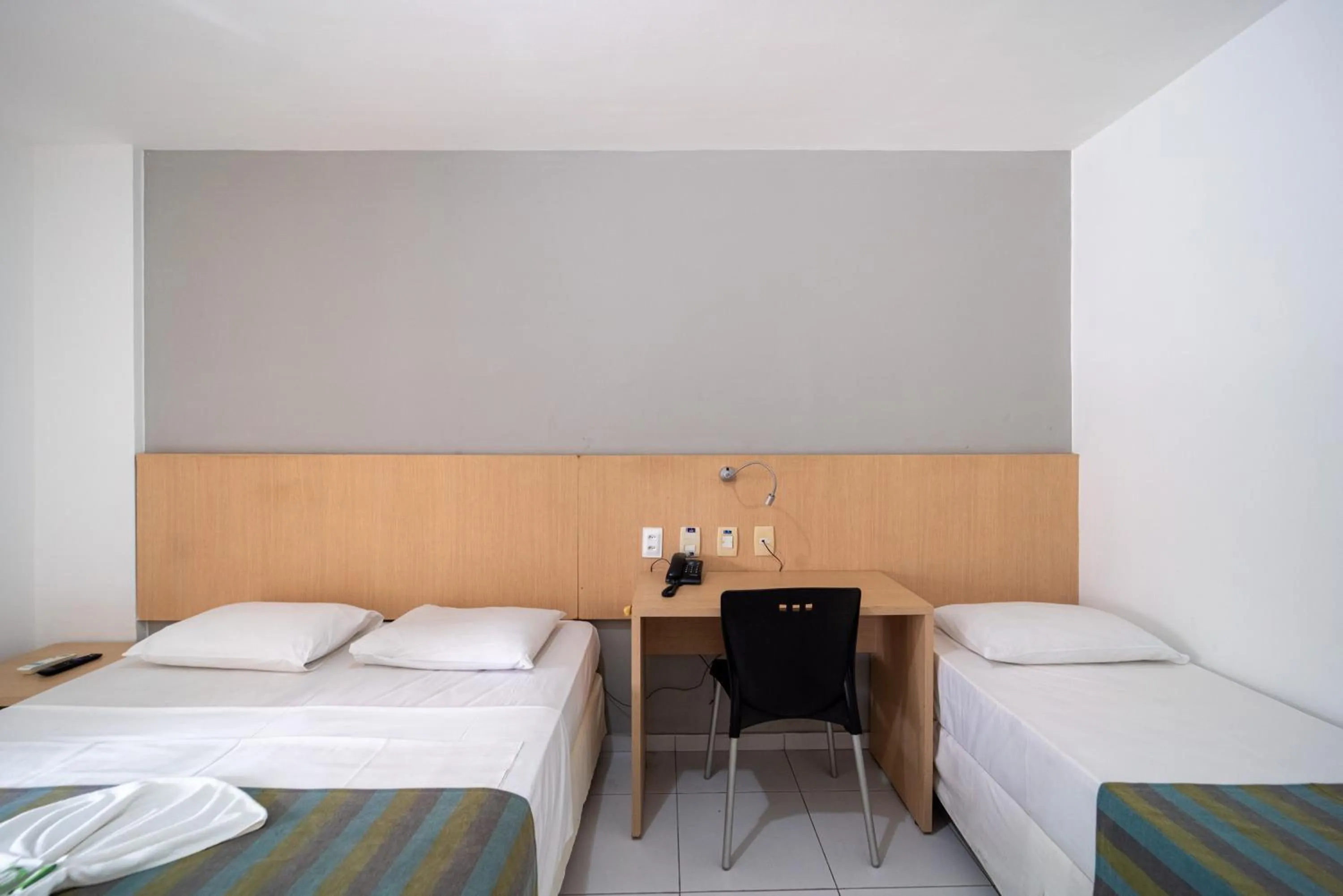 Bed in Lagoa Park Hotel