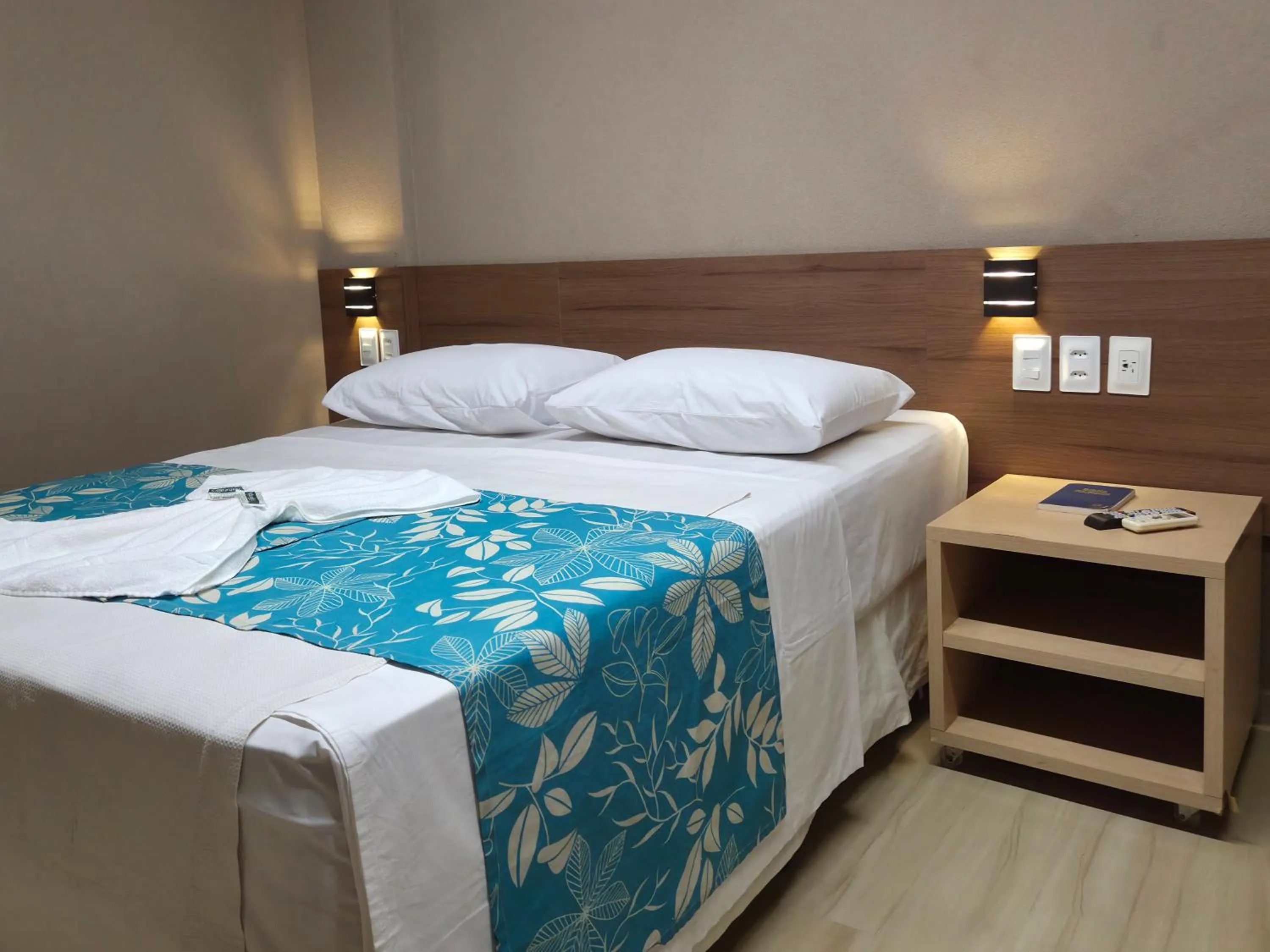 Photo of the whole room, Bed in Lagoa Park Hotel