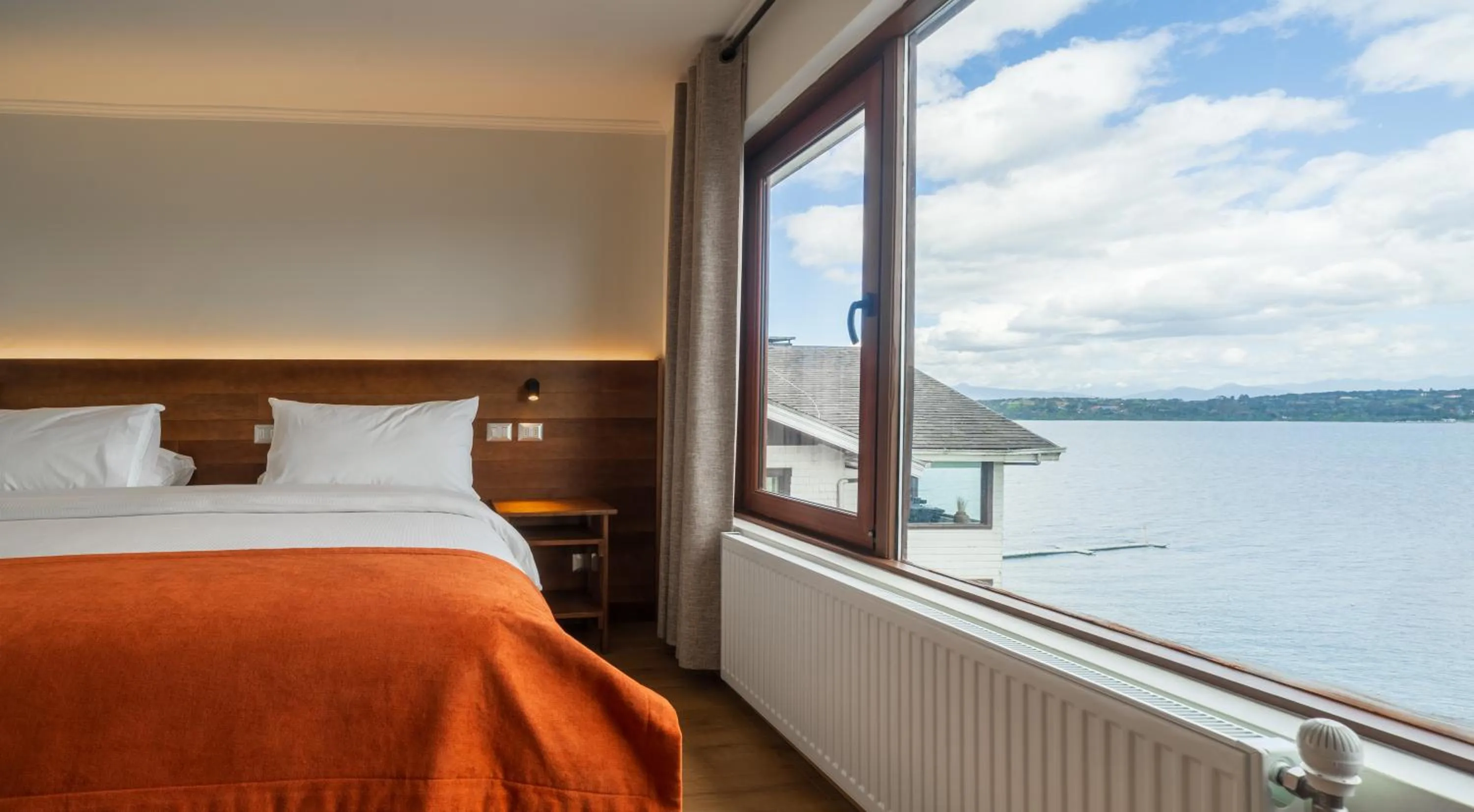 Bed in Hotel Cabaña Del Lago Puerto Varas