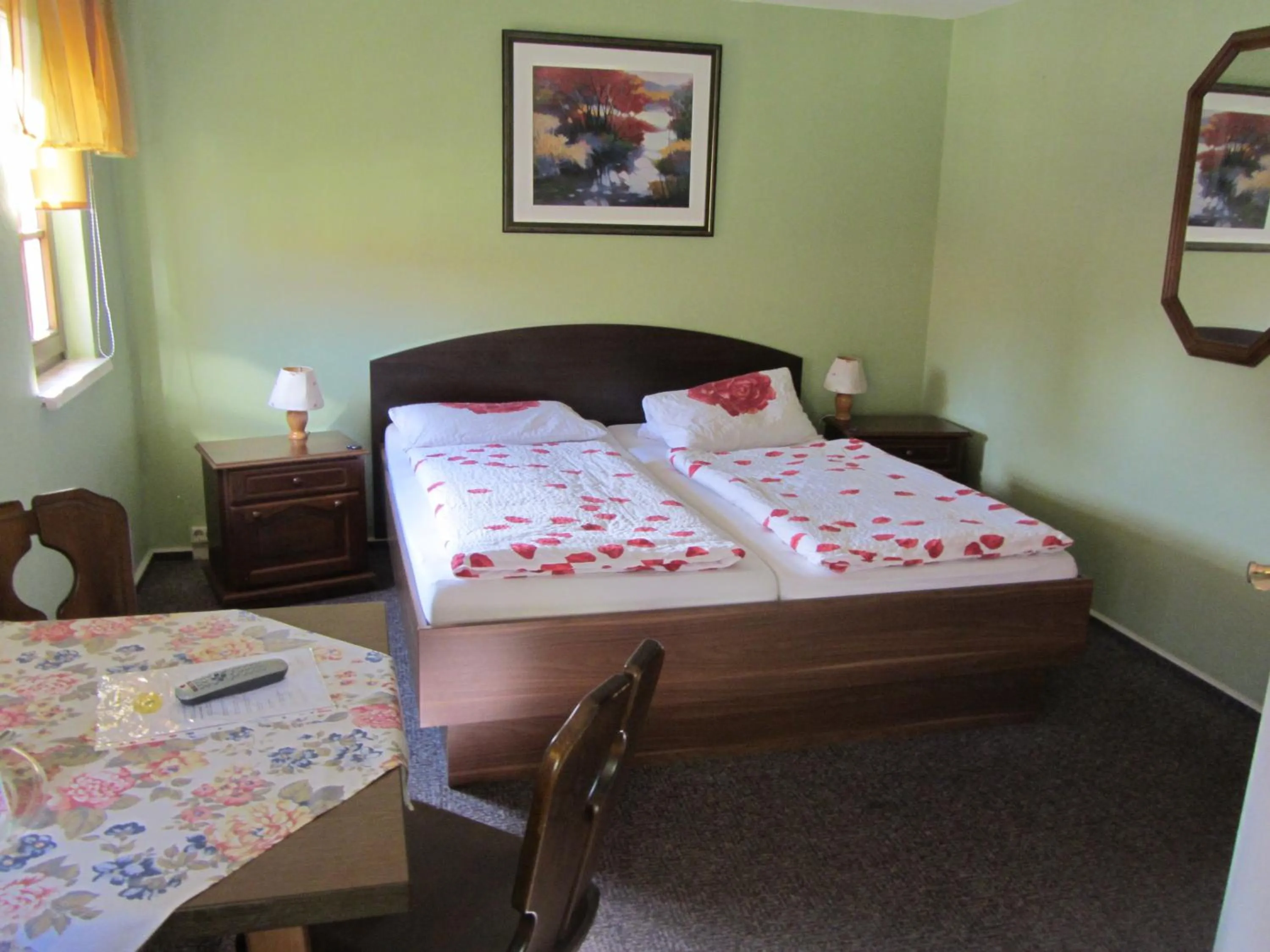 Photo of the whole room, Bed in Gasthaus & Hotel Zur Linde