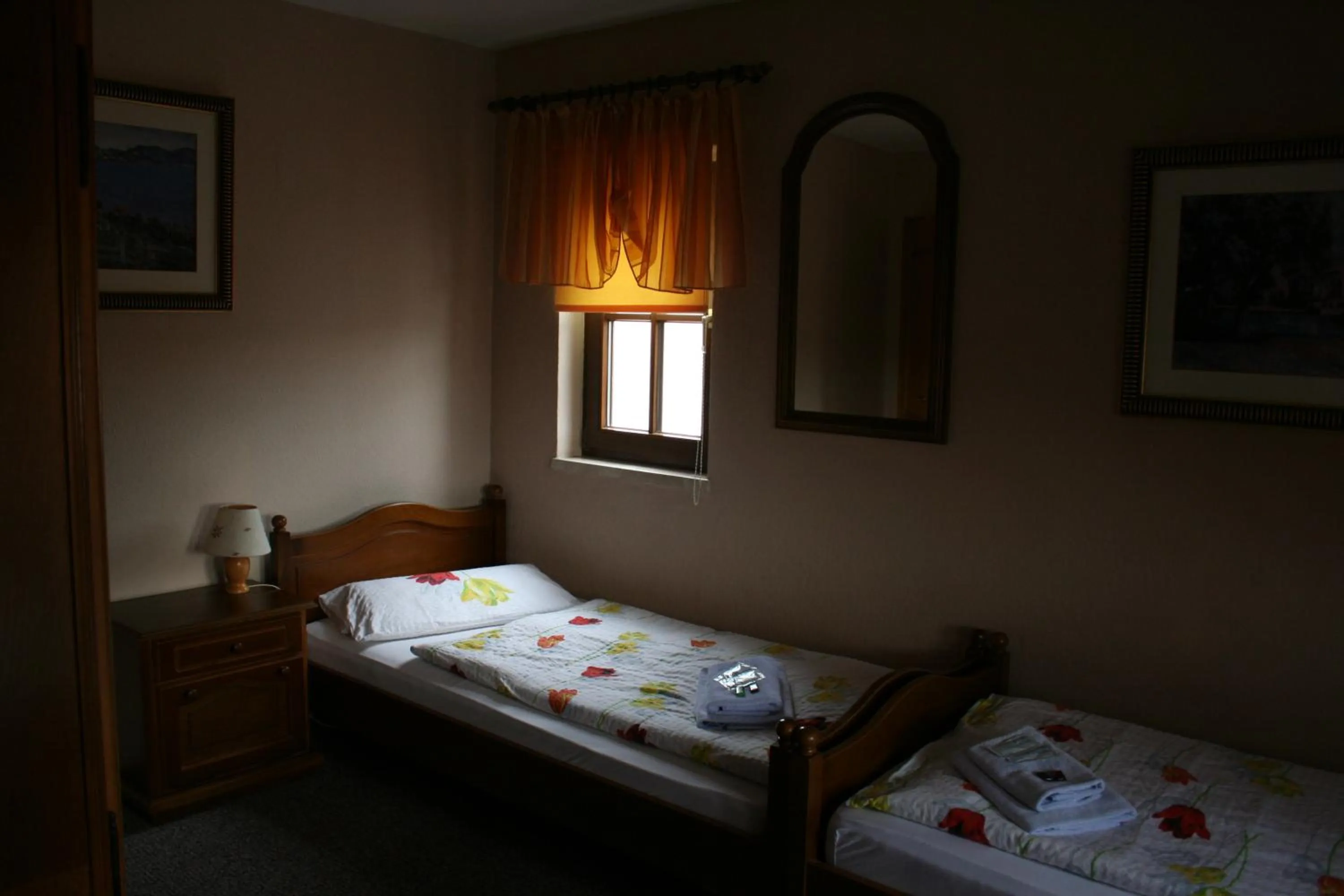 Bed in Gasthaus & Hotel Zur Linde