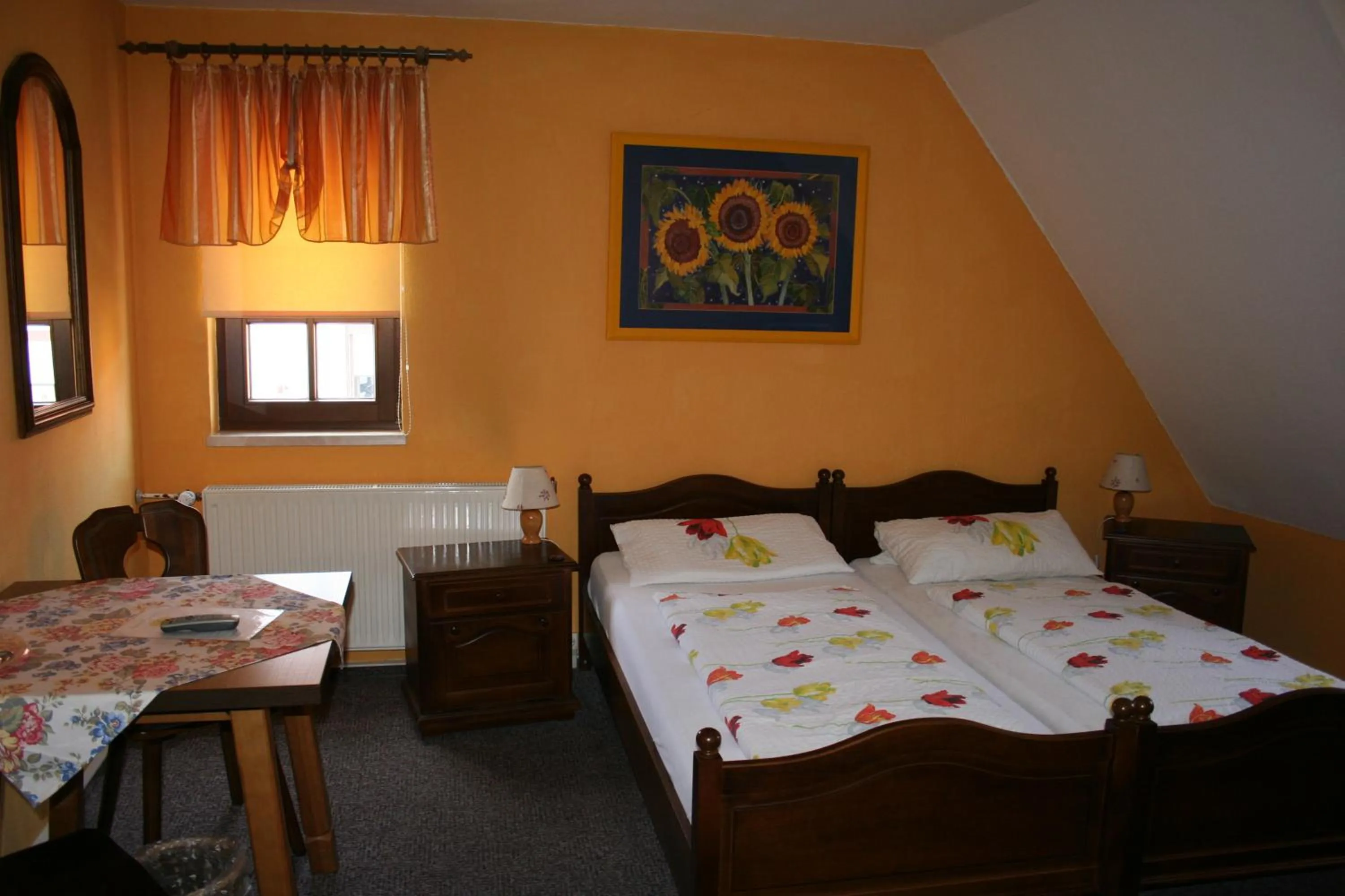 Decorative detail, Bed in Gasthaus & Hotel Zur Linde