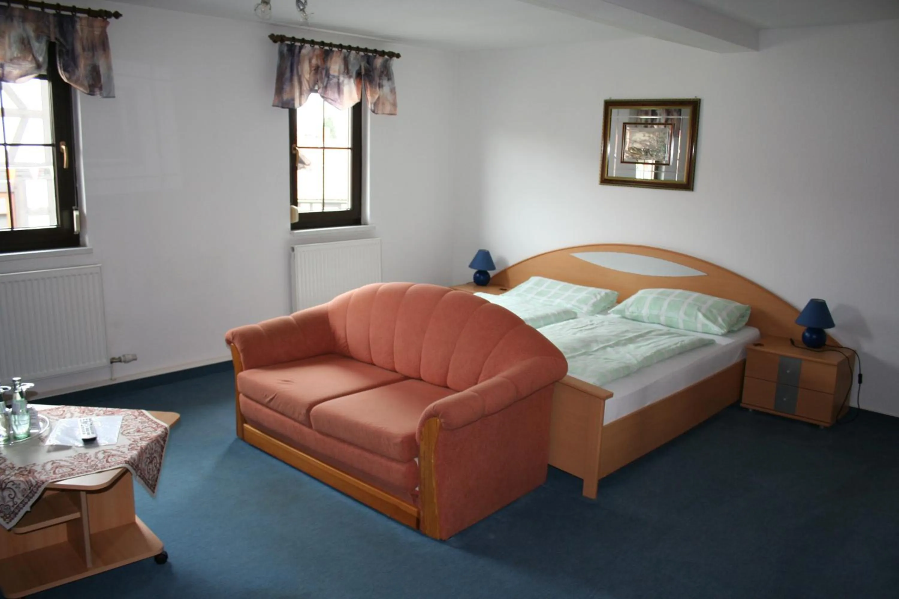 Bed in Gasthaus & Hotel Zur Linde