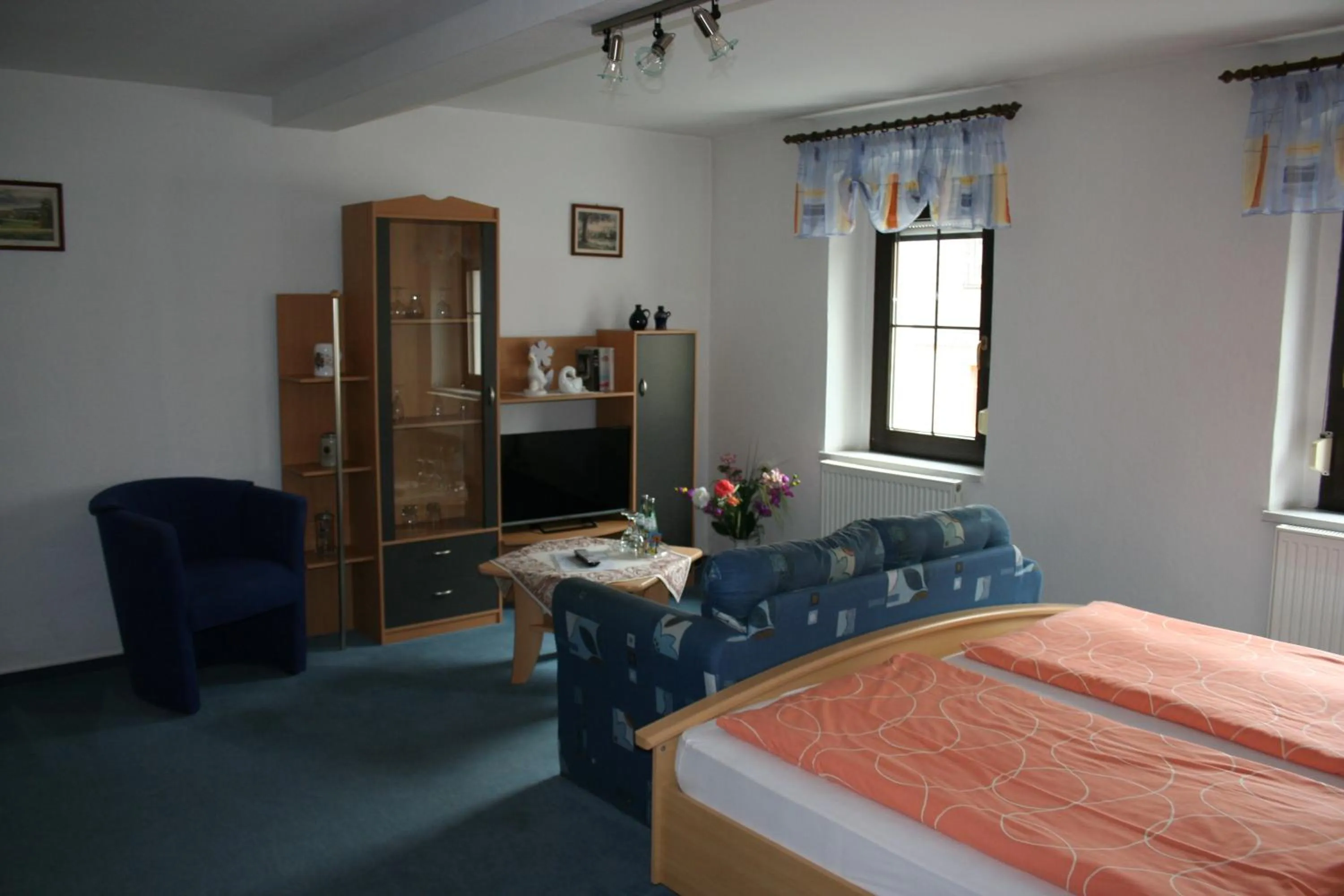 Bed in Gasthaus & Hotel Zur Linde