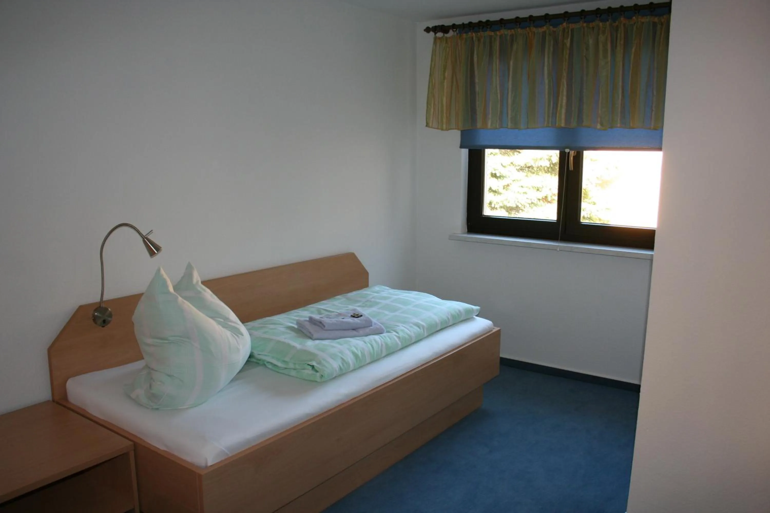 Bed in Gasthaus & Hotel Zur Linde