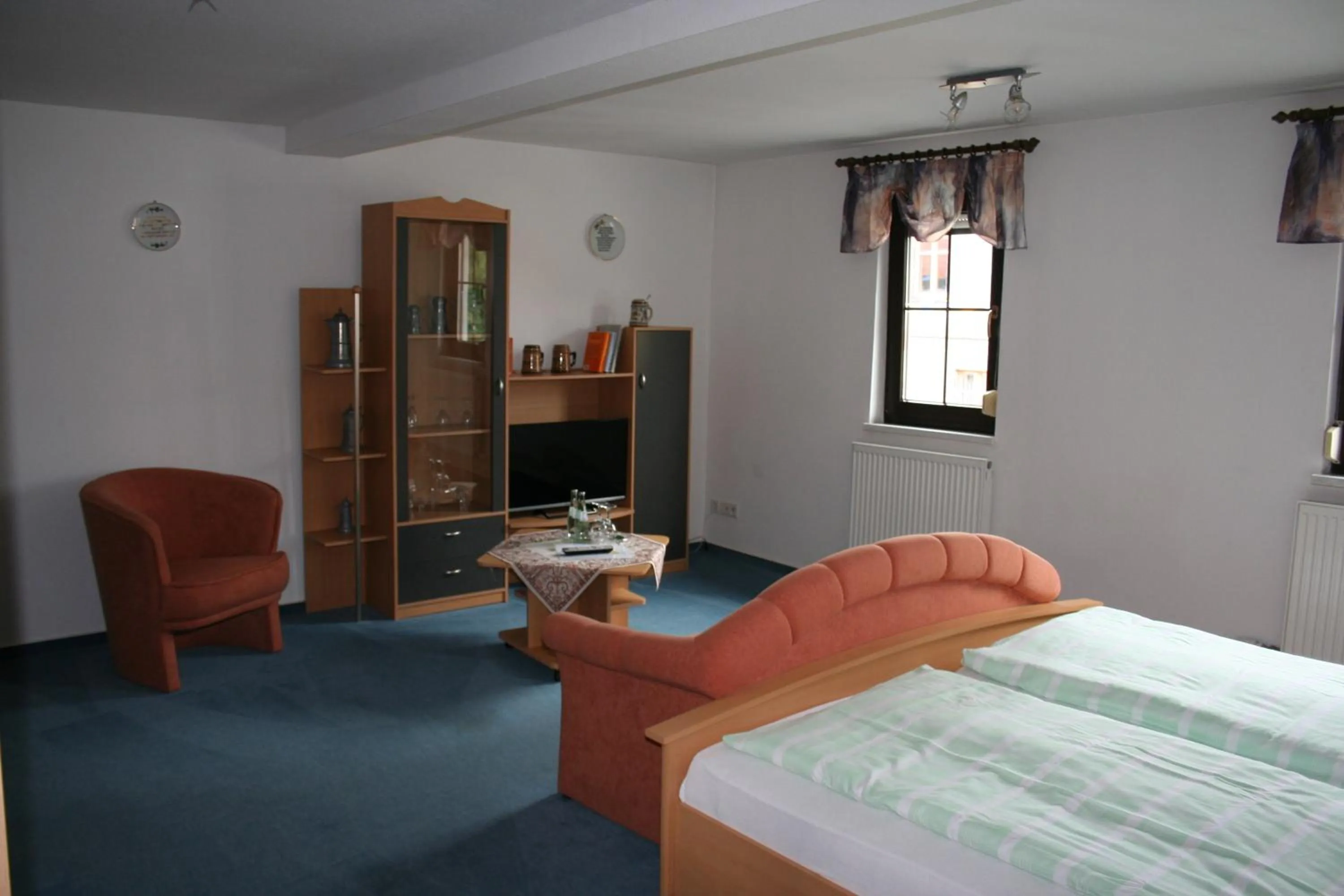 Bed in Gasthaus & Hotel Zur Linde