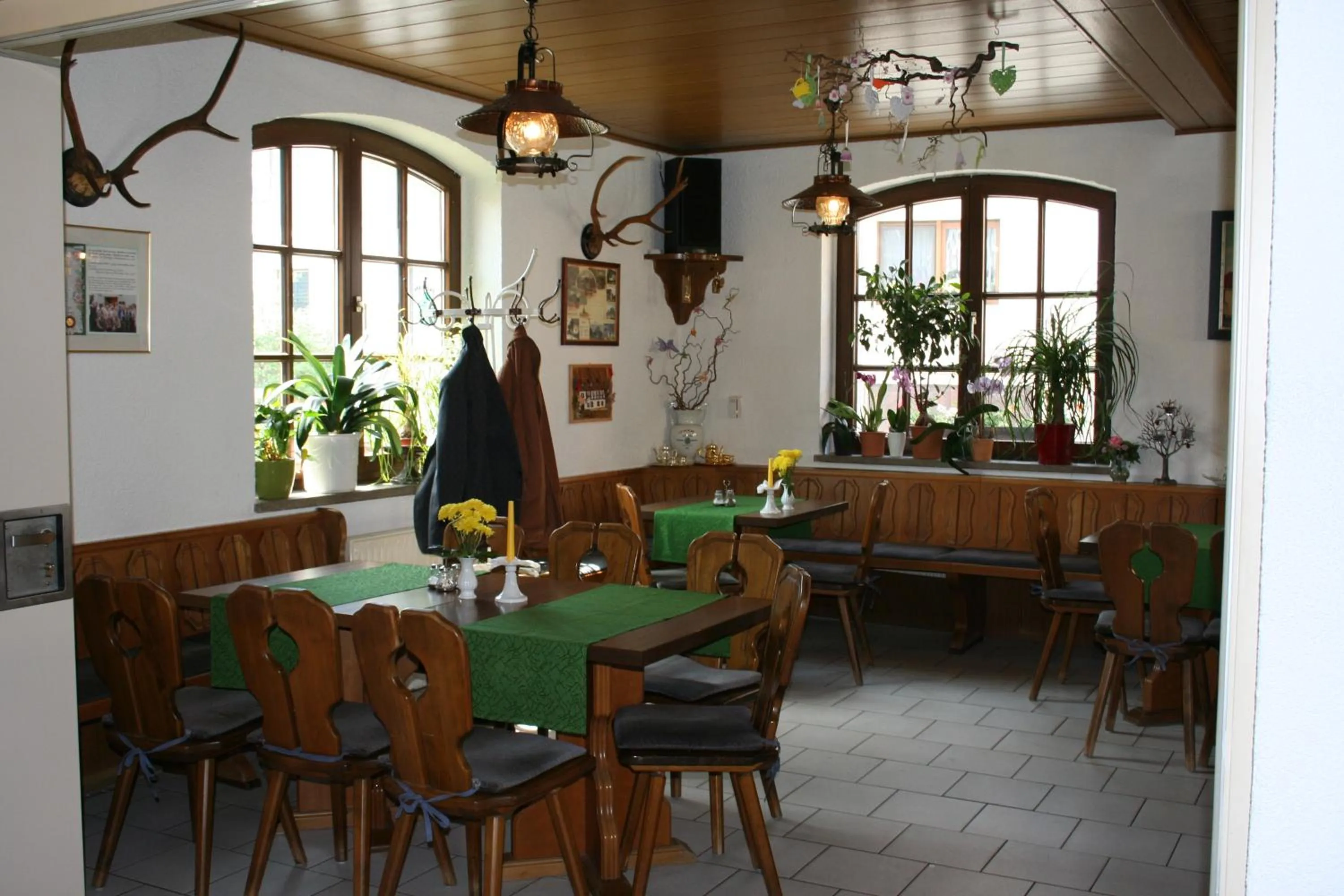 Restaurant/places to eat in Gasthaus & Hotel Zur Linde