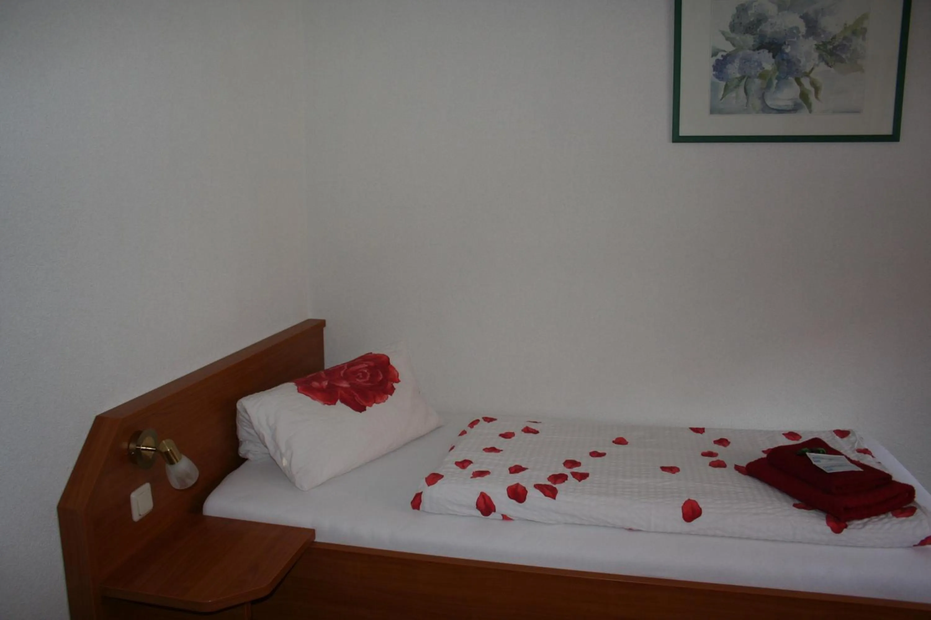 View (from property/room), Bed in Gasthaus & Hotel Zur Linde