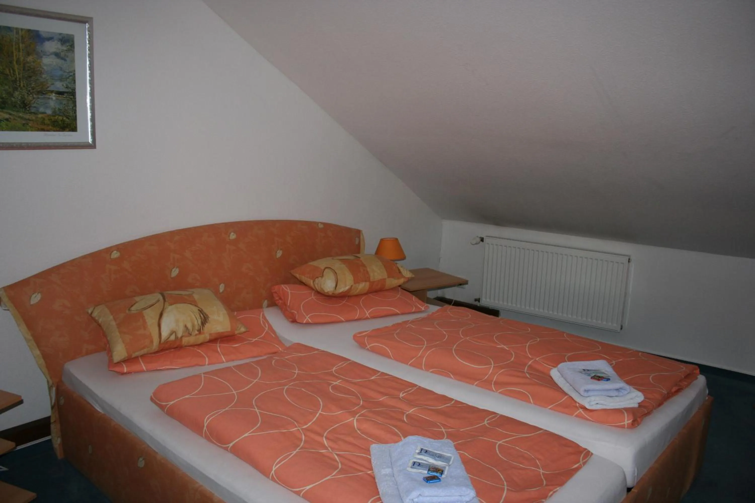 View (from property/room), Bed in Gasthaus & Hotel Zur Linde