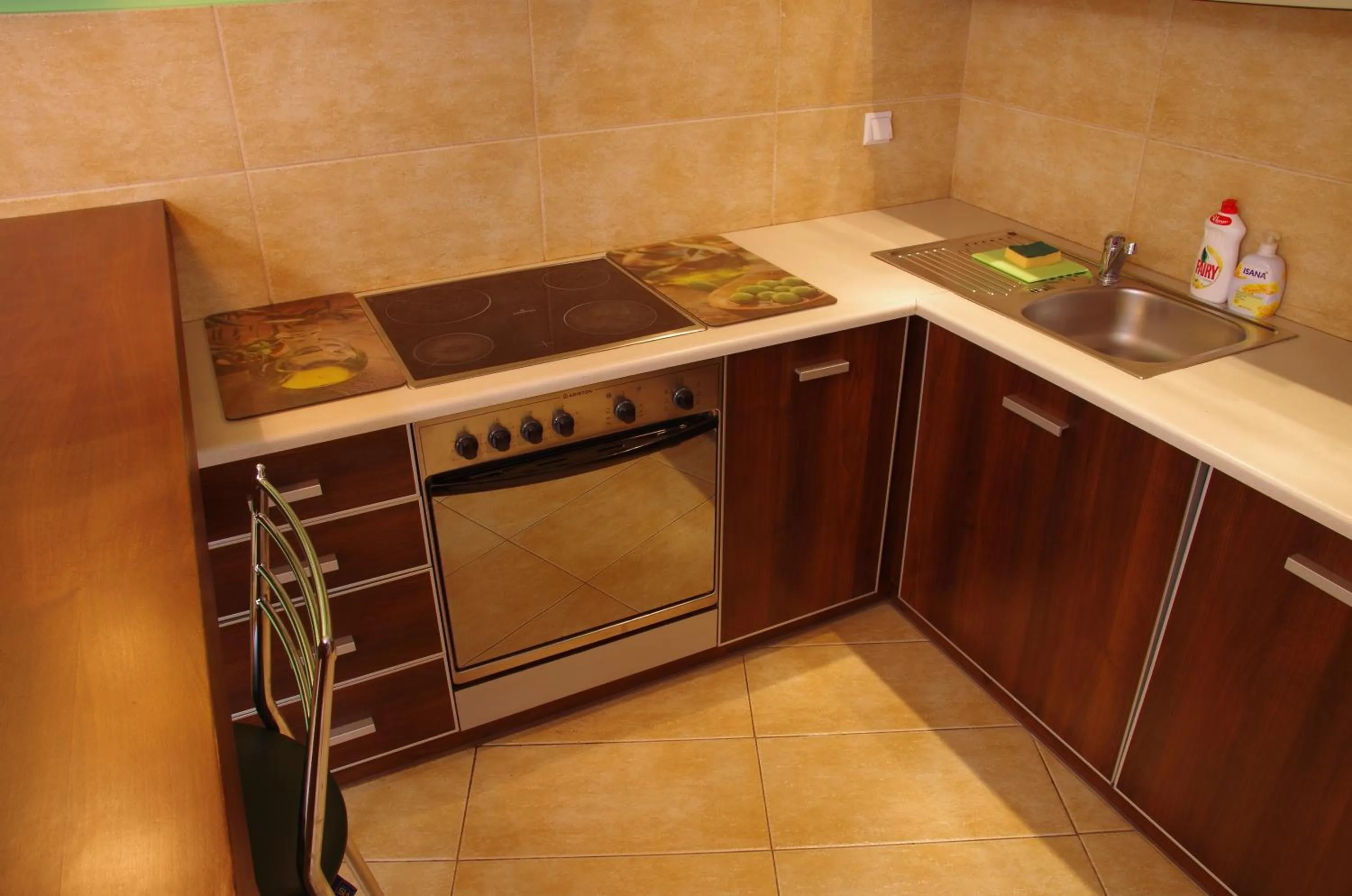 Kitchen or kitchenette in Szucha Apartments