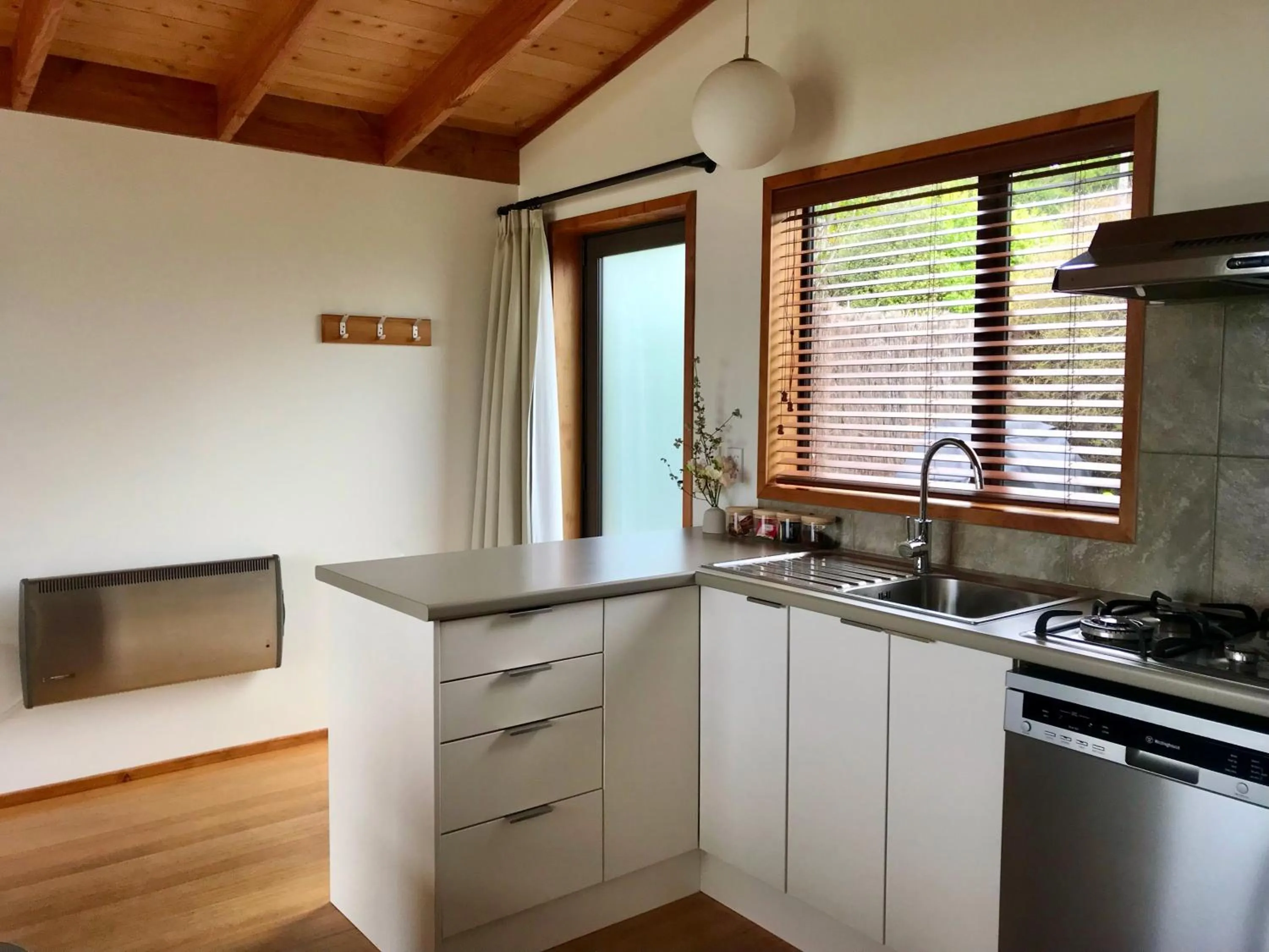 Adrift In Golden Bay- Absolute Beachfront Villas