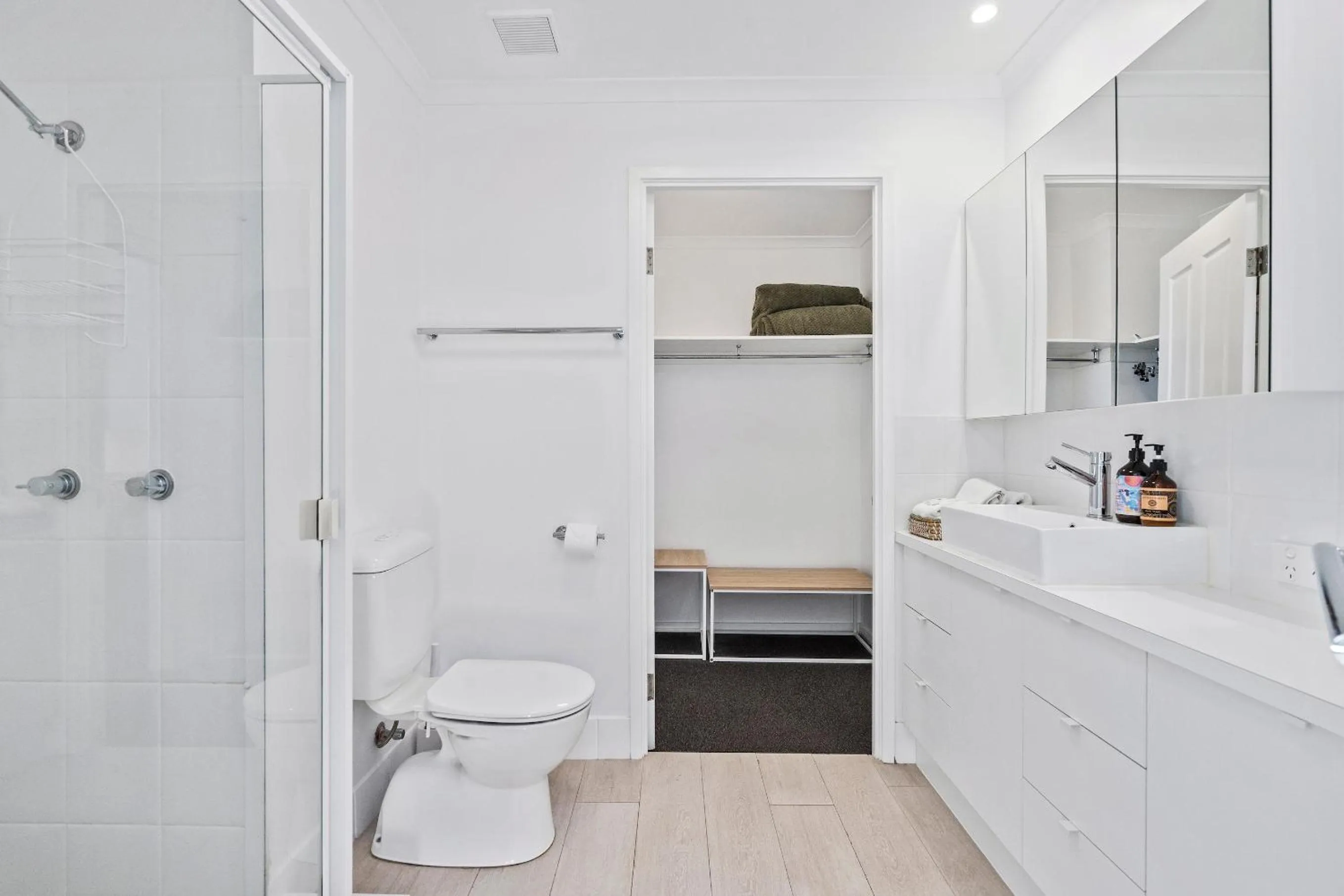 Toilet in Emerald Sands Holiday Apartments