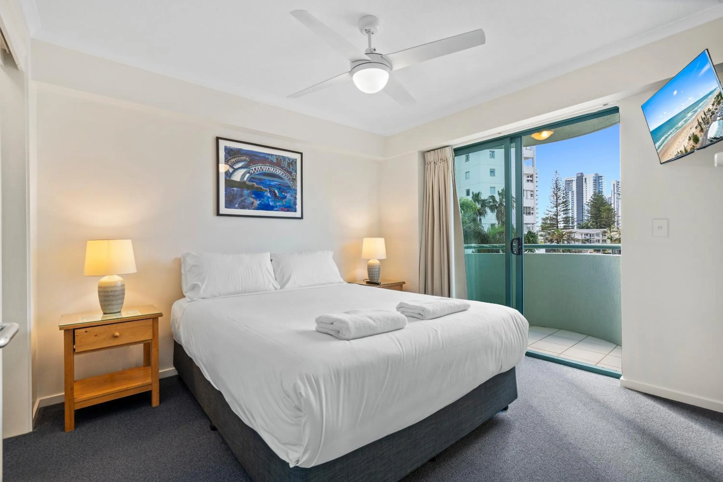 Bed in Emerald Sands Holiday Apartments