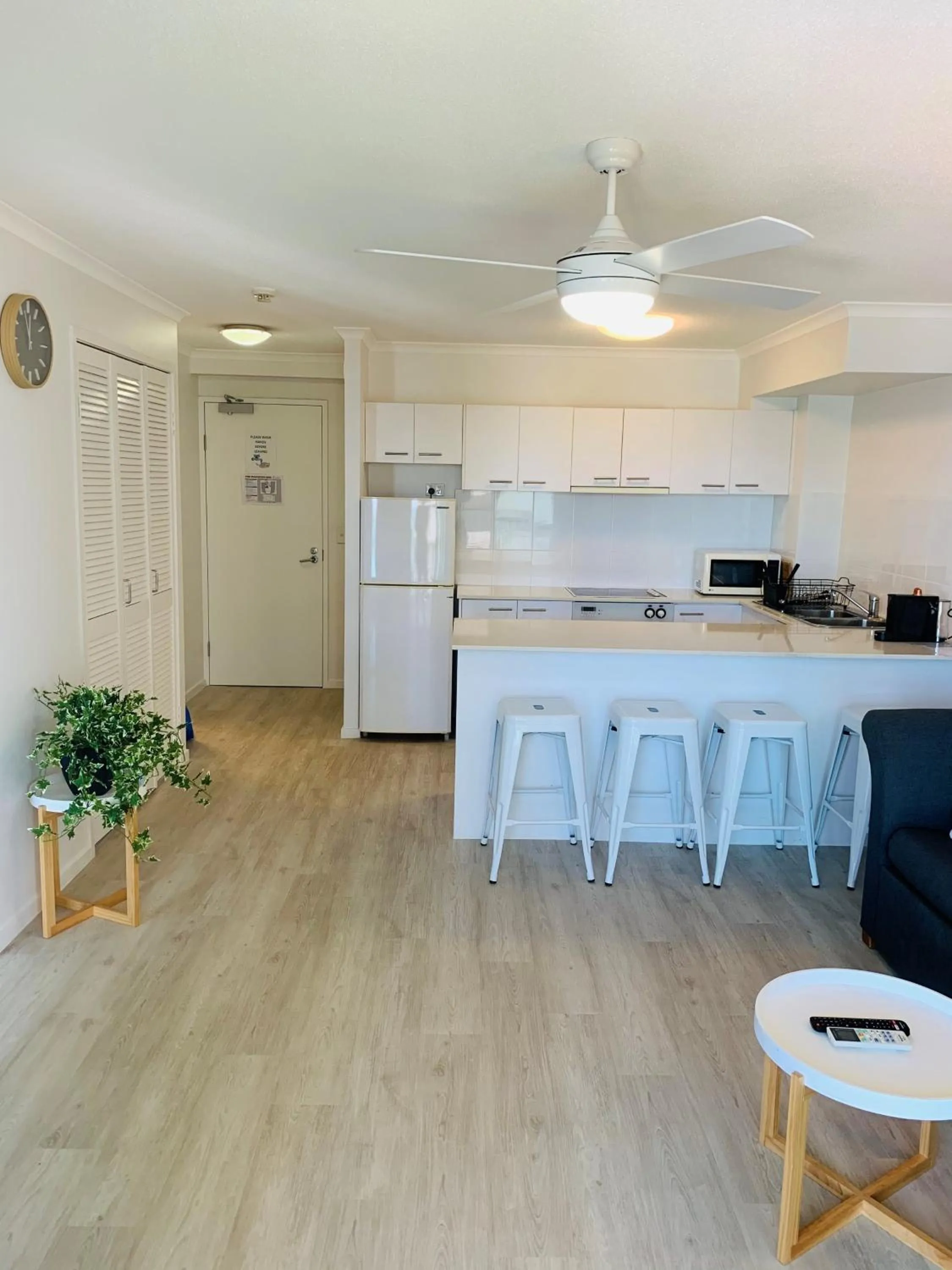 Dining area in Emerald Sands Holiday Apartments