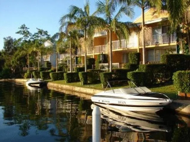 Property building in Portside Noosa Waters