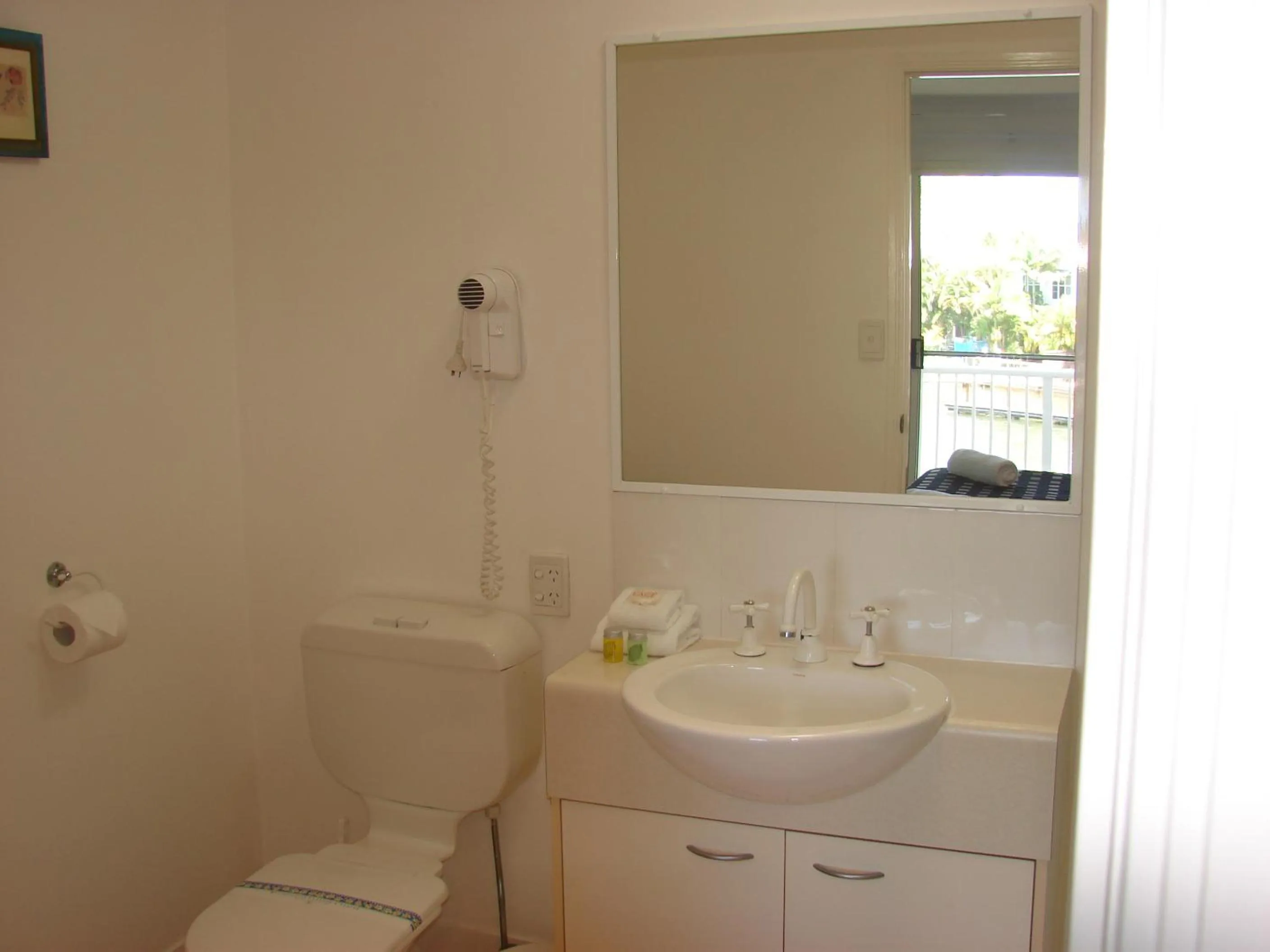 Toilet in Portside Noosa Waters