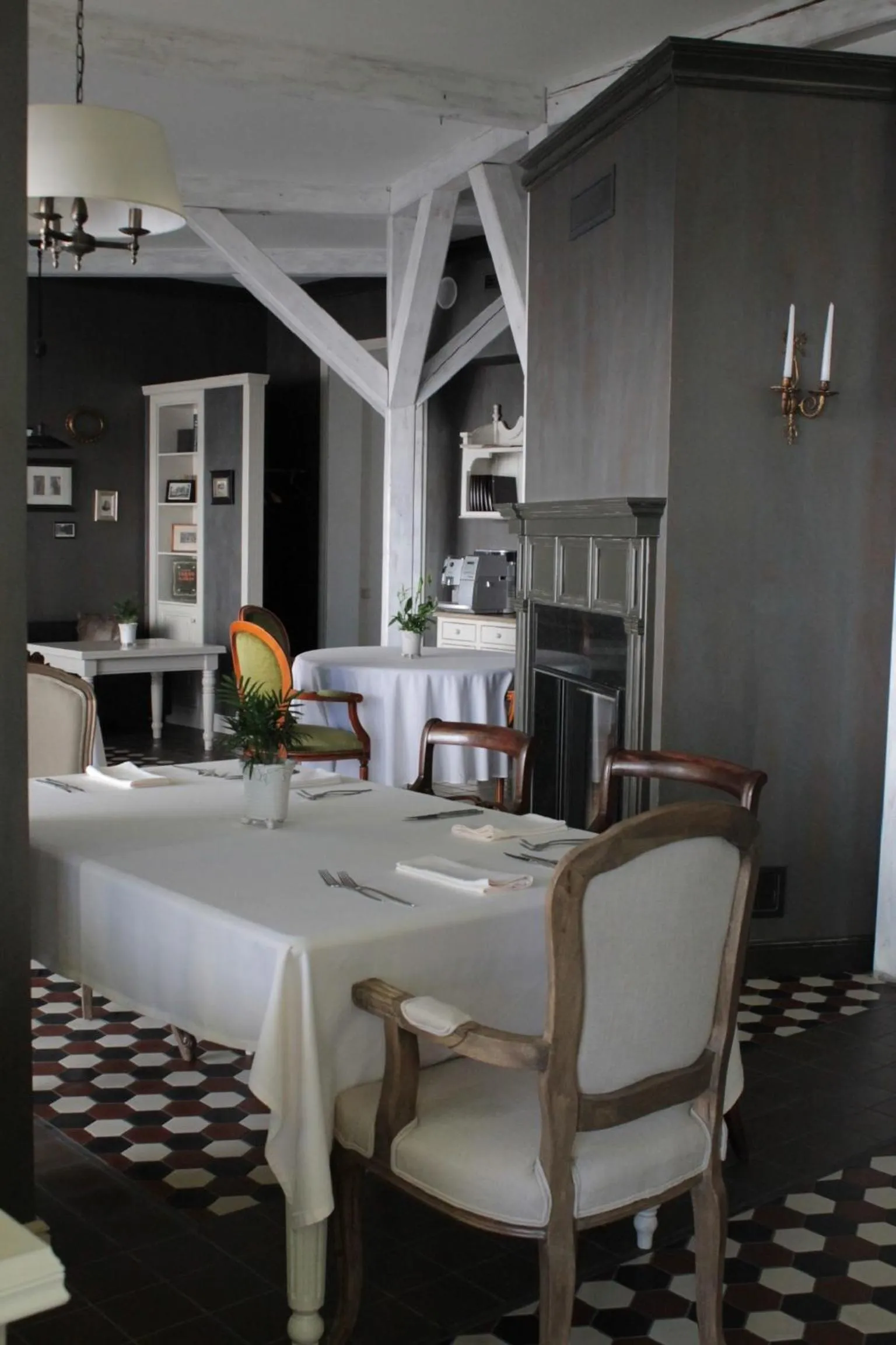 Restaurant/places to eat in Villa Joma