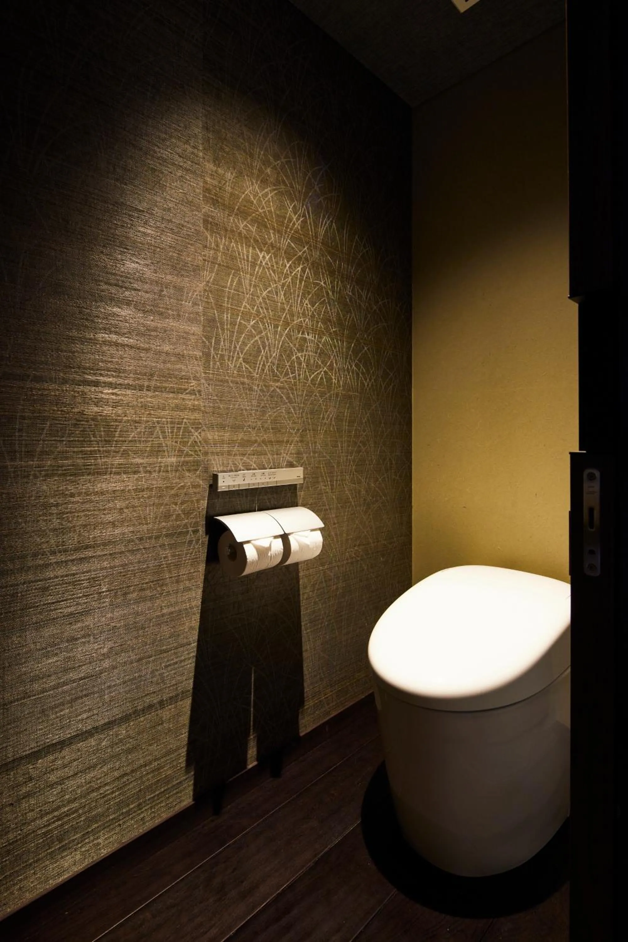 Toilet in 厳島いろは