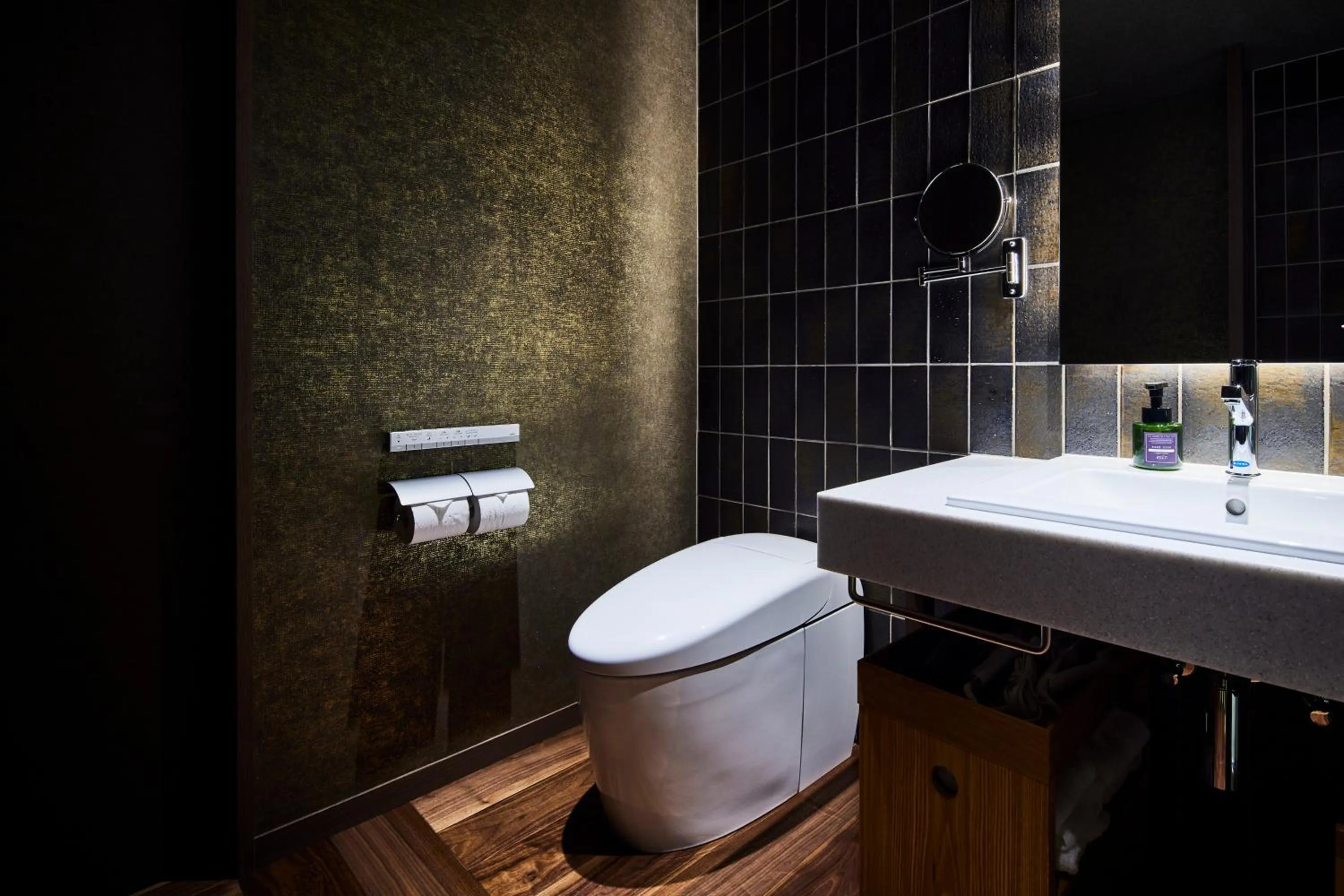 Toilet in 厳島いろは