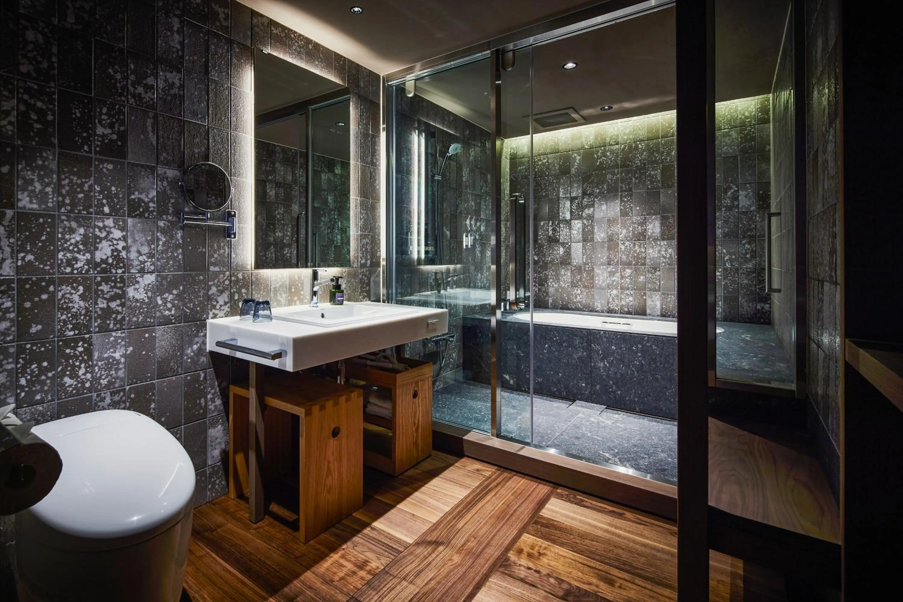 Shower in 厳島いろは