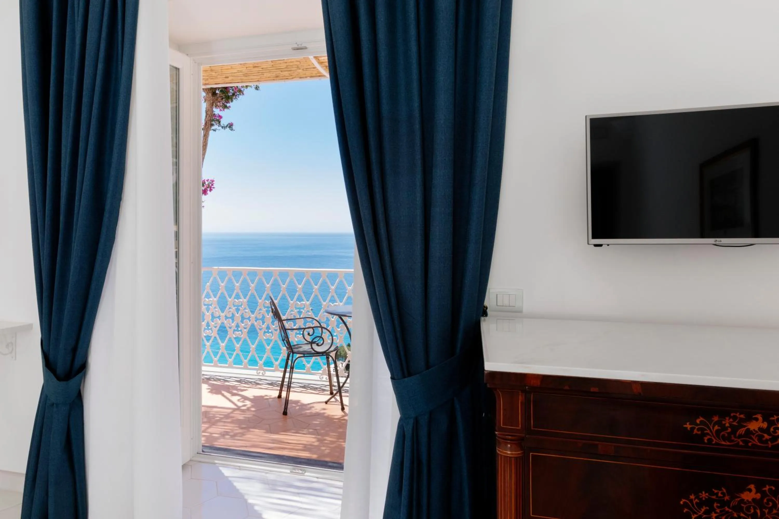 TV and multimedia in La Bizantina Luxury Villa