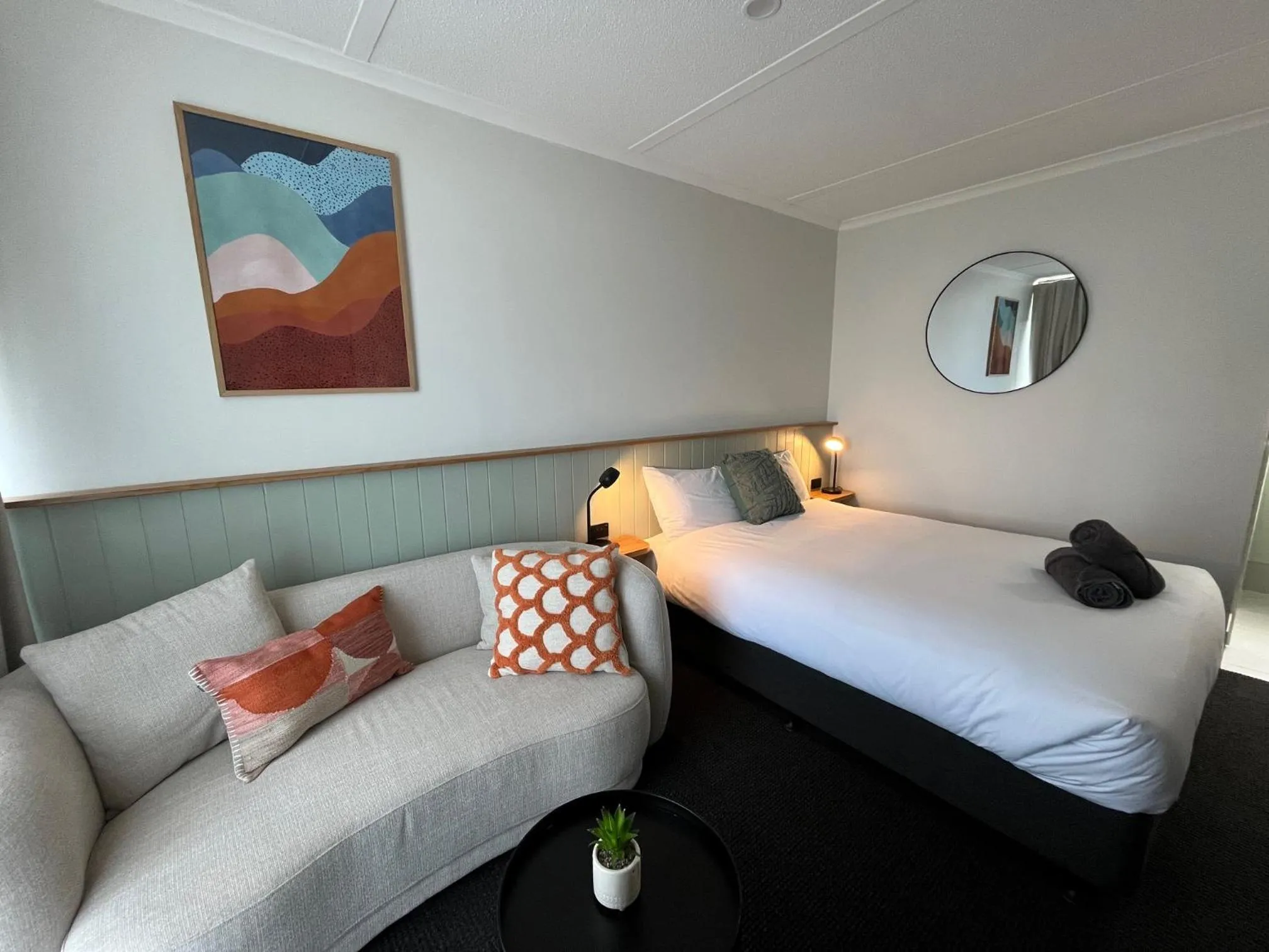 Bed in South Seas Motel