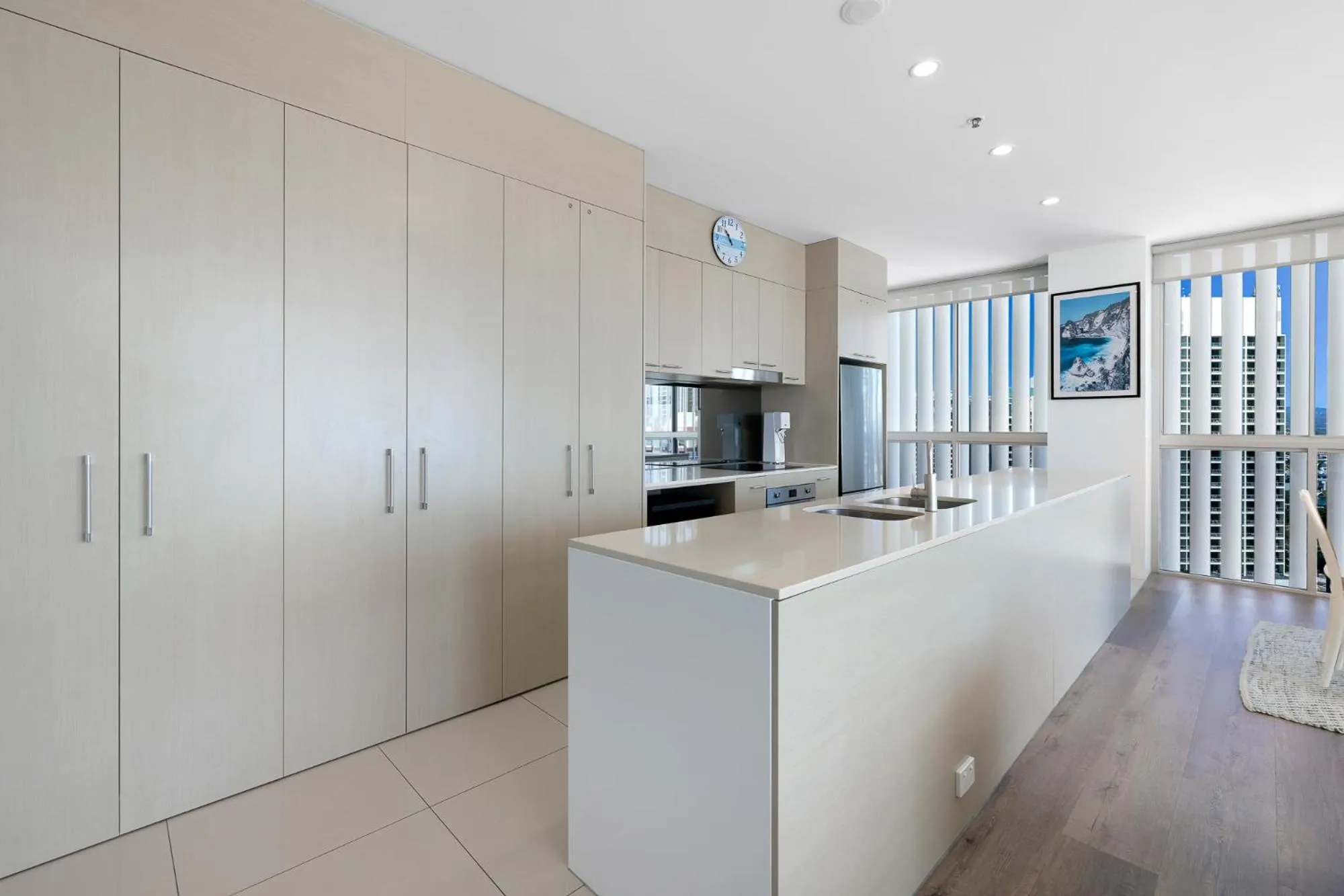 Kitchen or kitchenette in ULTIQA Air On Broadbeach