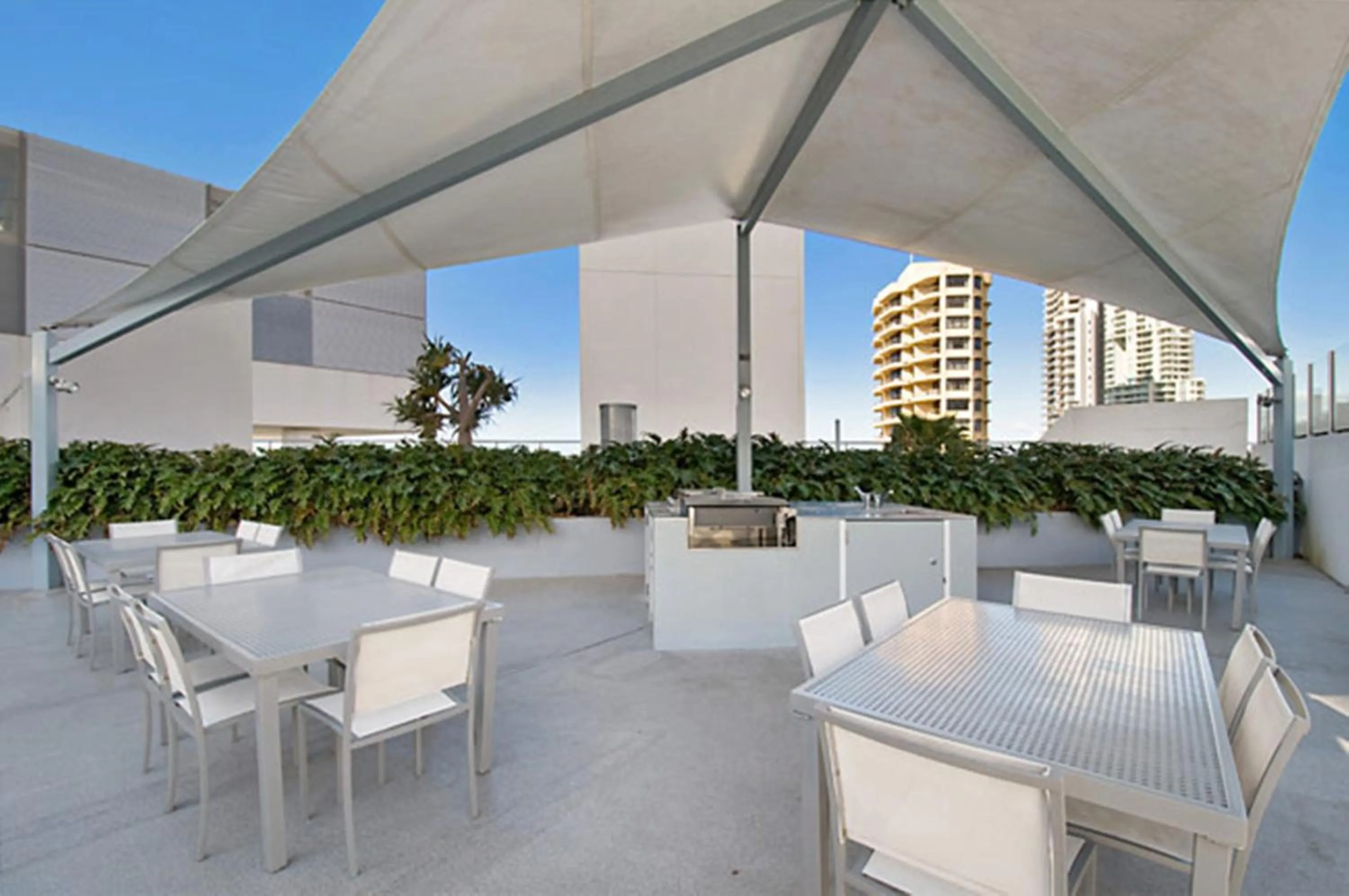 Communal lounge/ TV room in ULTIQA Air On Broadbeach