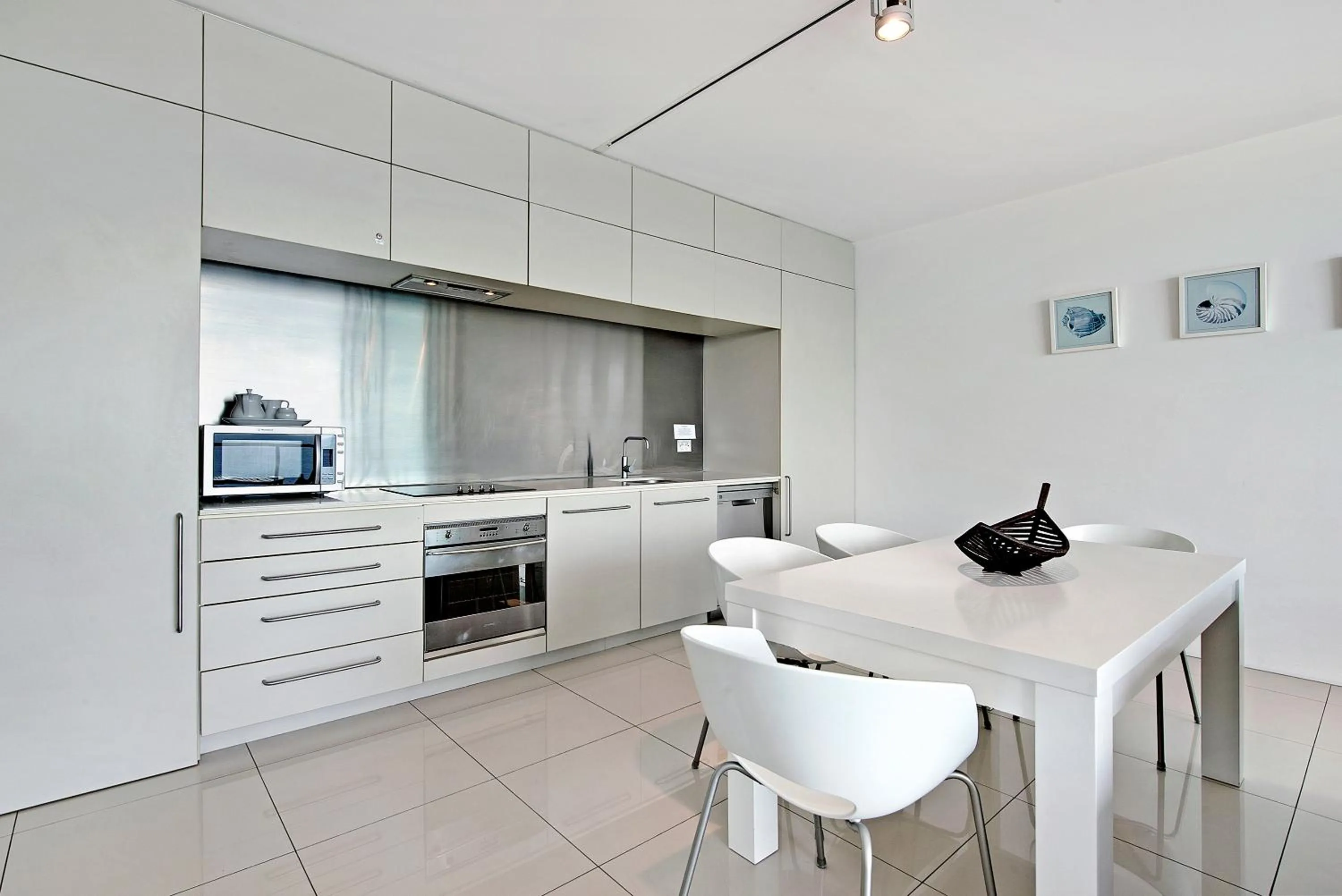 Kitchen or kitchenette in ULTIQA Air On Broadbeach