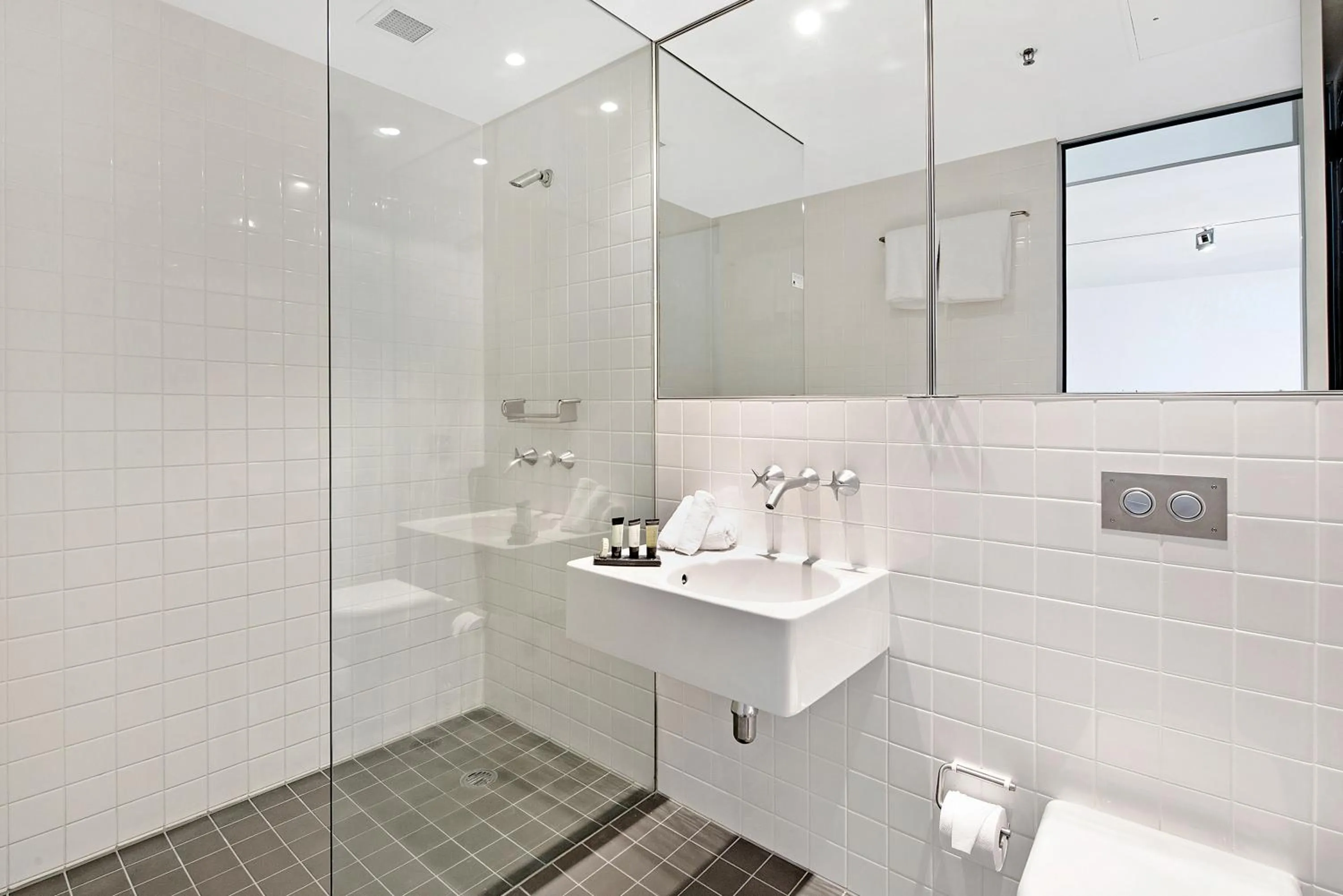 Shower in ULTIQA Air On Broadbeach