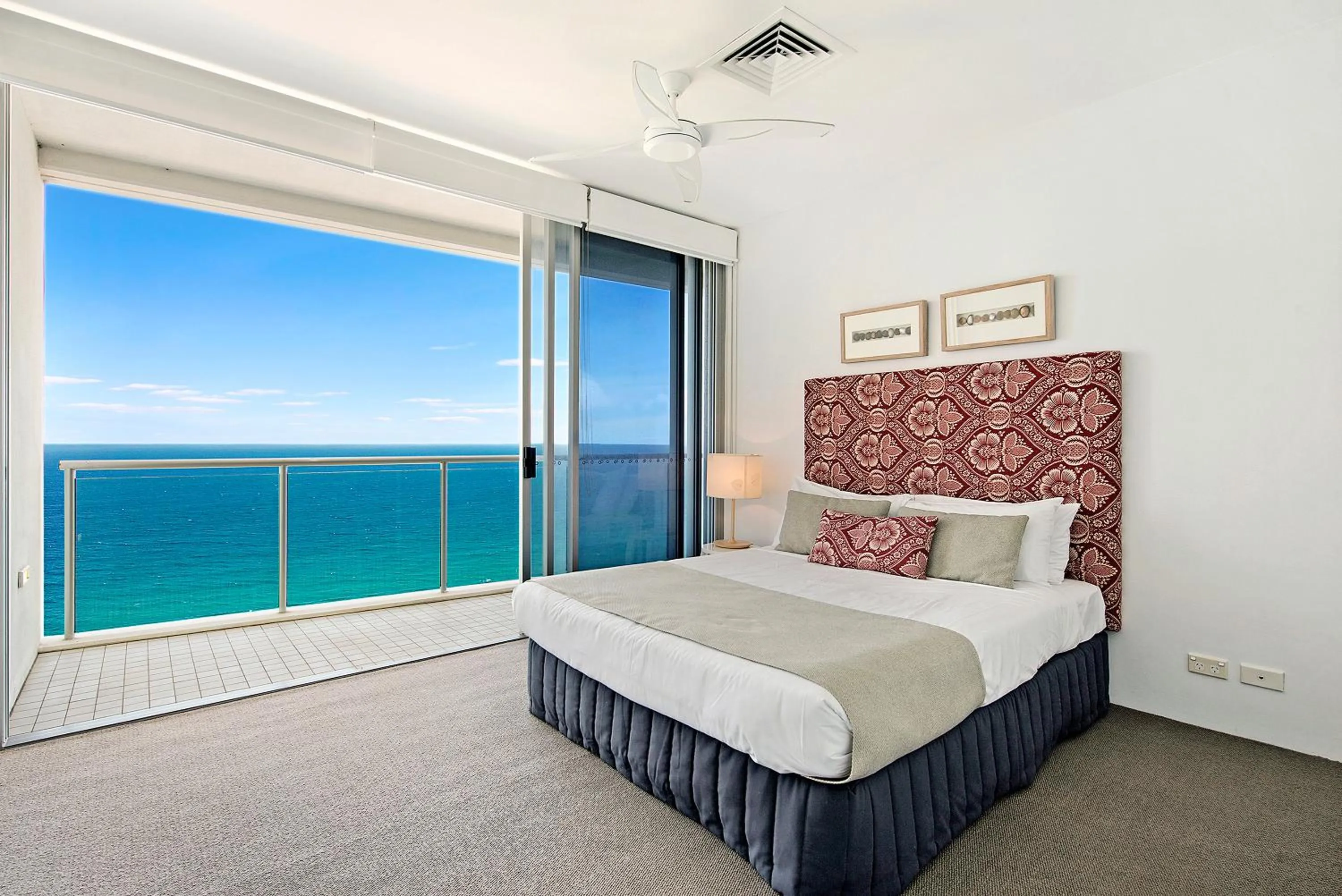 Bedroom, Bed in ULTIQA Air On Broadbeach