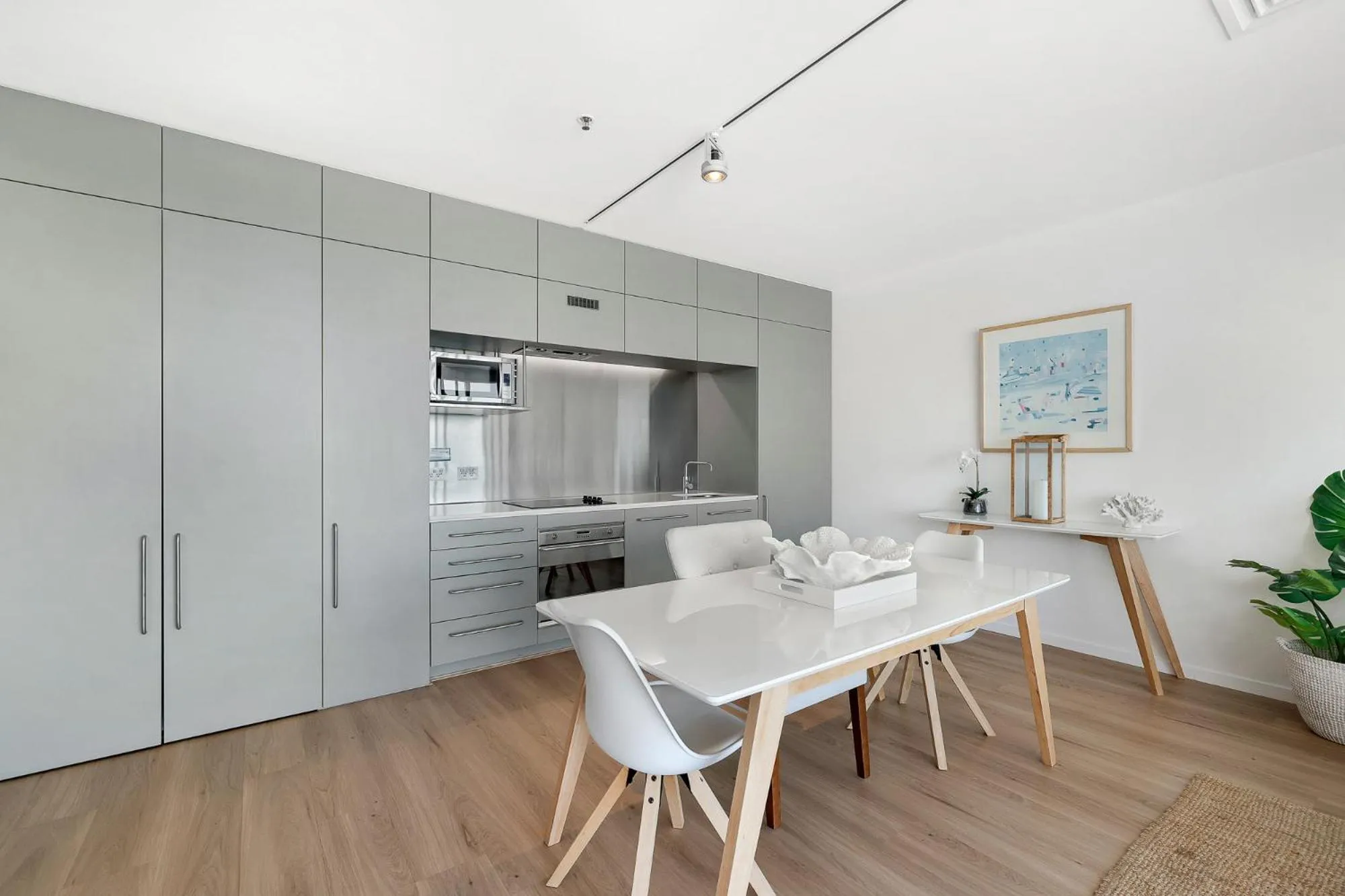 Kitchen or kitchenette in ULTIQA Air On Broadbeach