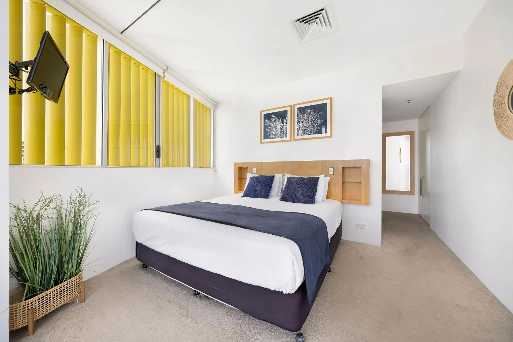 Bedroom, Bed in ULTIQA Air On Broadbeach