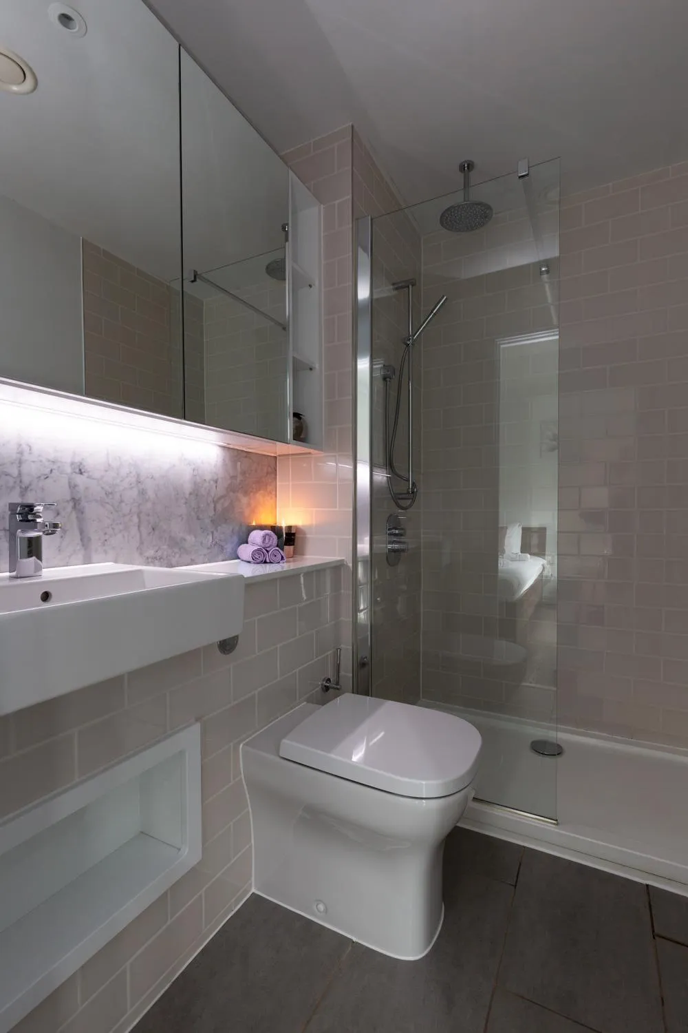 Bathroom in Deluxe Central London Apartment