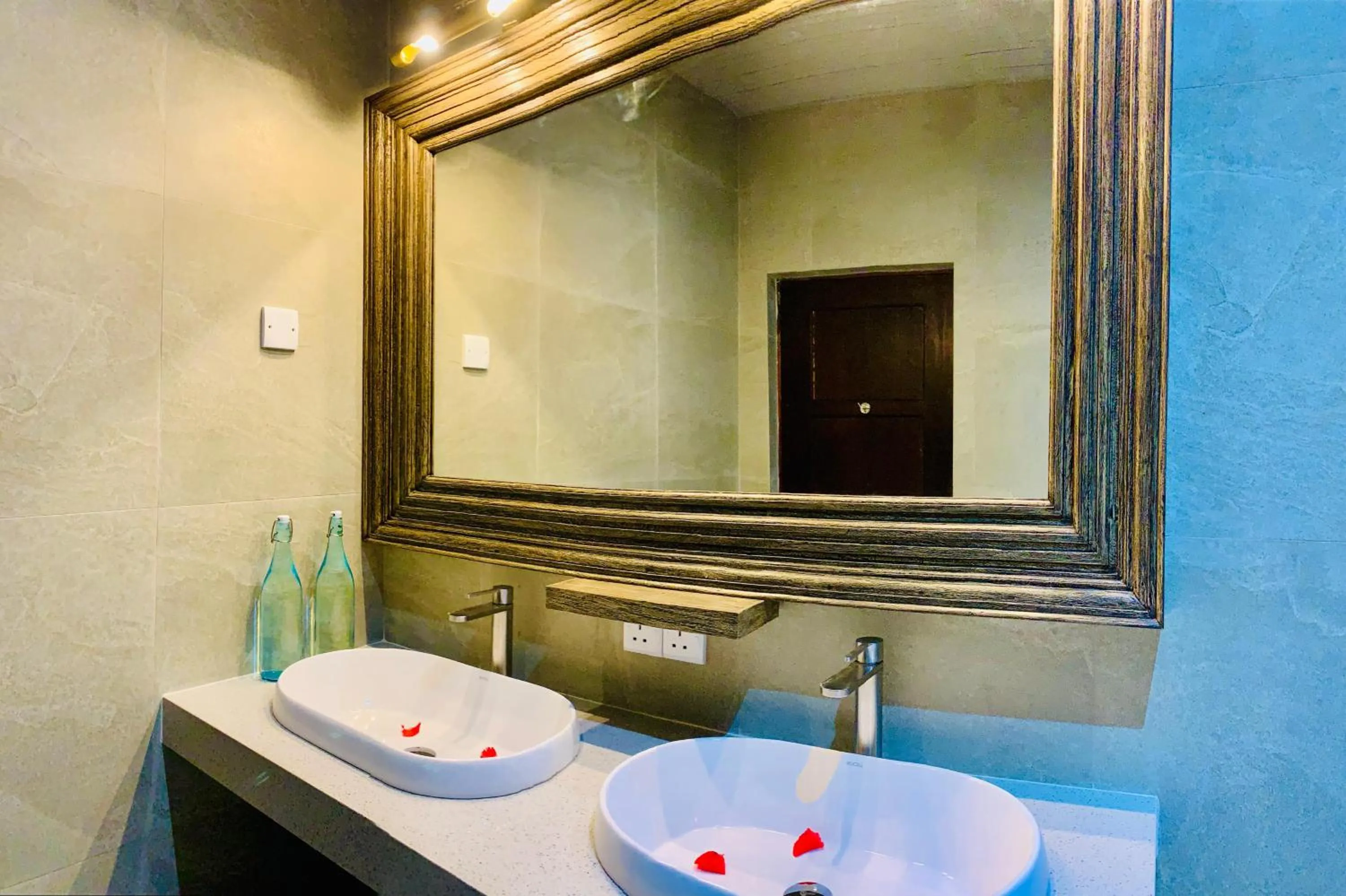 Bathroom in Suite Lanka