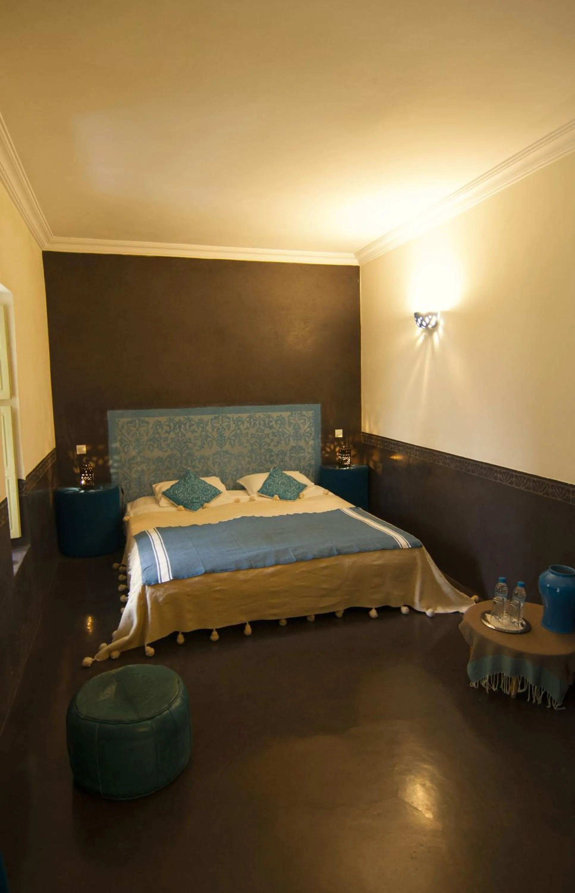 Bedroom, Bed in Dar Crystal