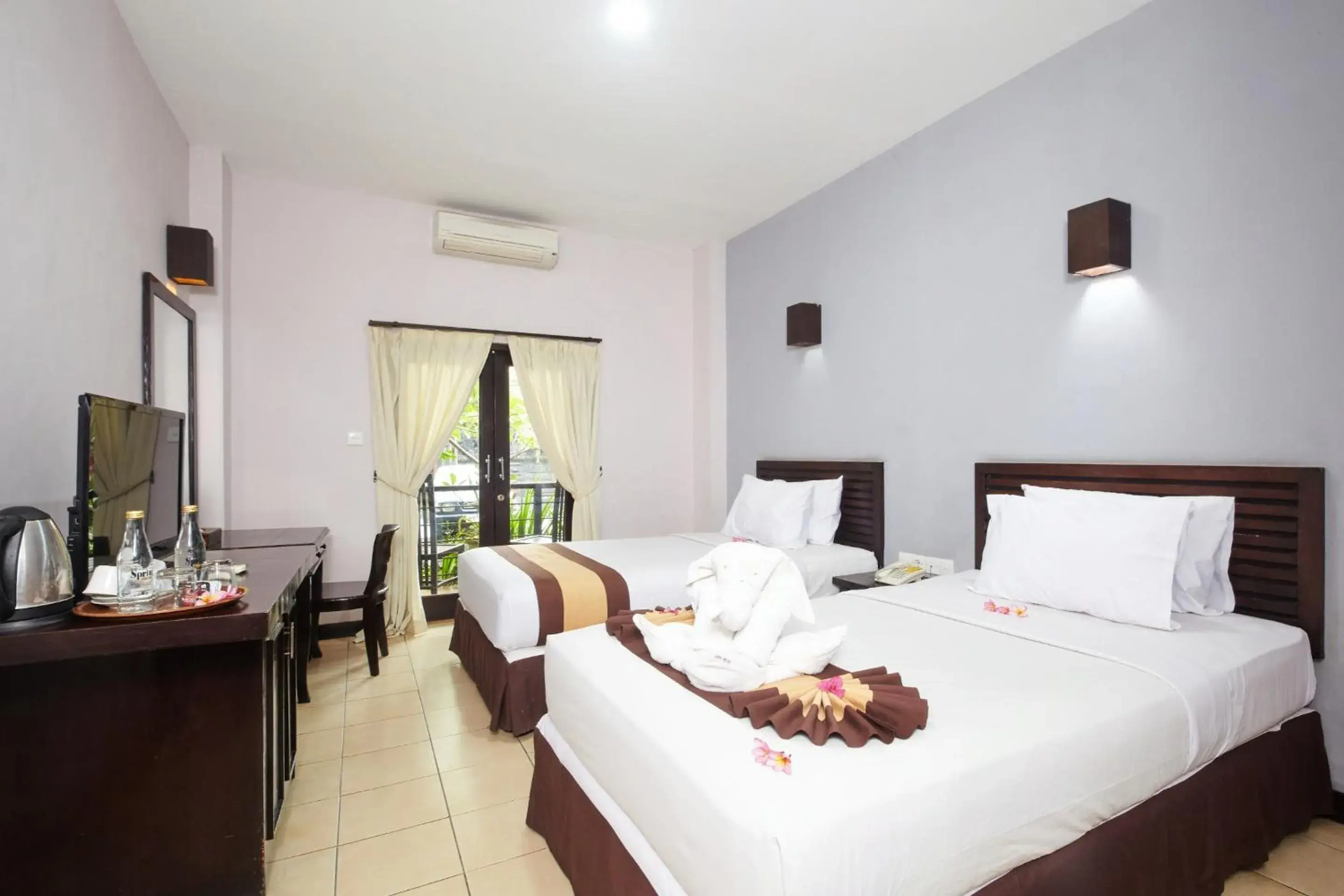 Deluxe Twin Room in Grand Santhi Hotel Deluxe Twin Room in Grand Santhi Hotel
