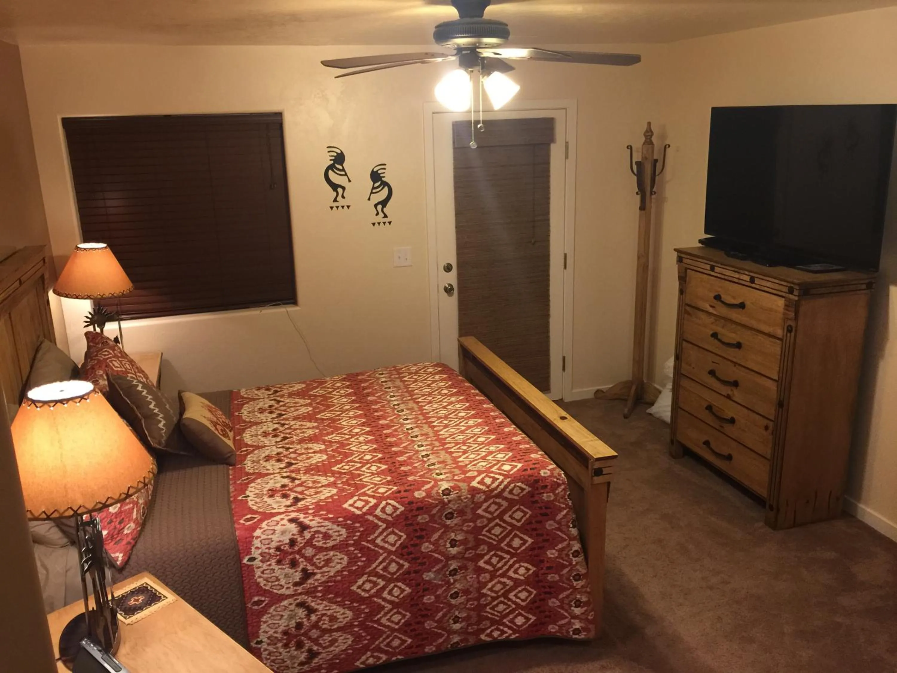 Bedroom, Bed in Oleander Place