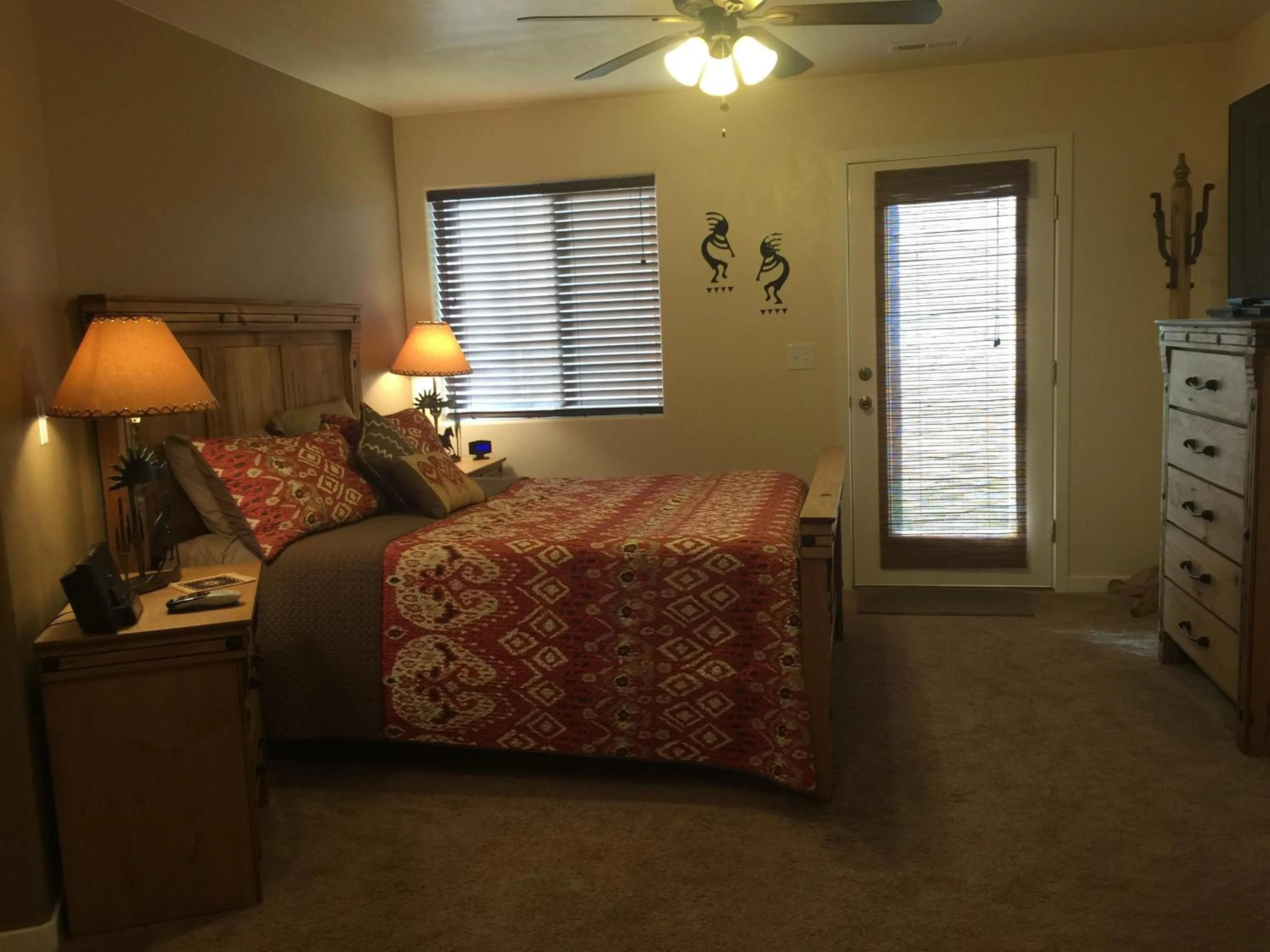 Bedroom, Bed in Oleander Place