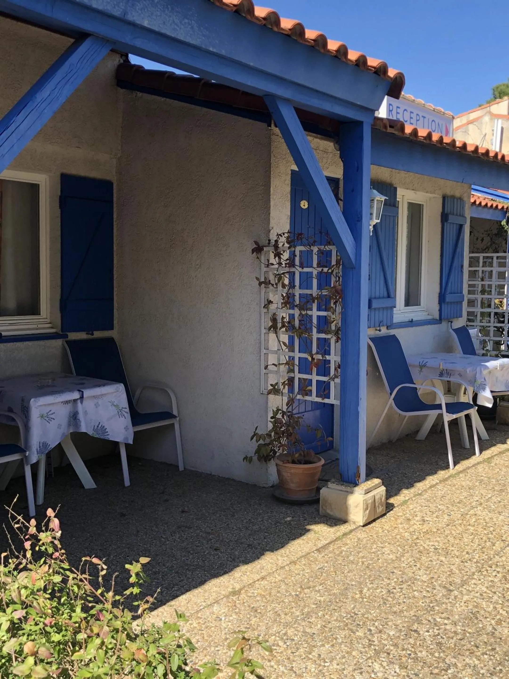 Bedroom in Hotel Des 4 Vents "Esprit Camargue" Parking Privé securisé