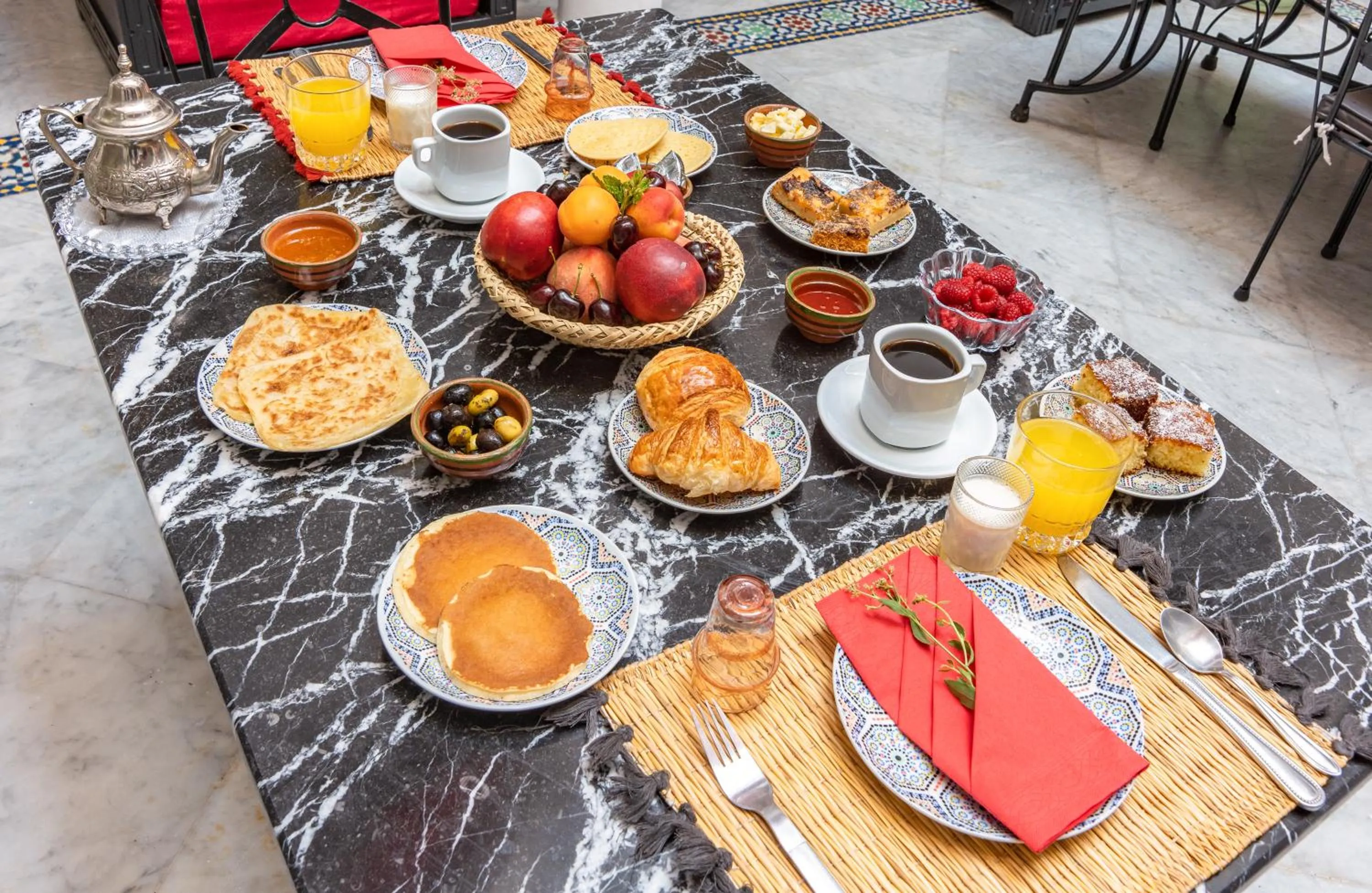 Restaurant/places to eat in Riad Balkisse