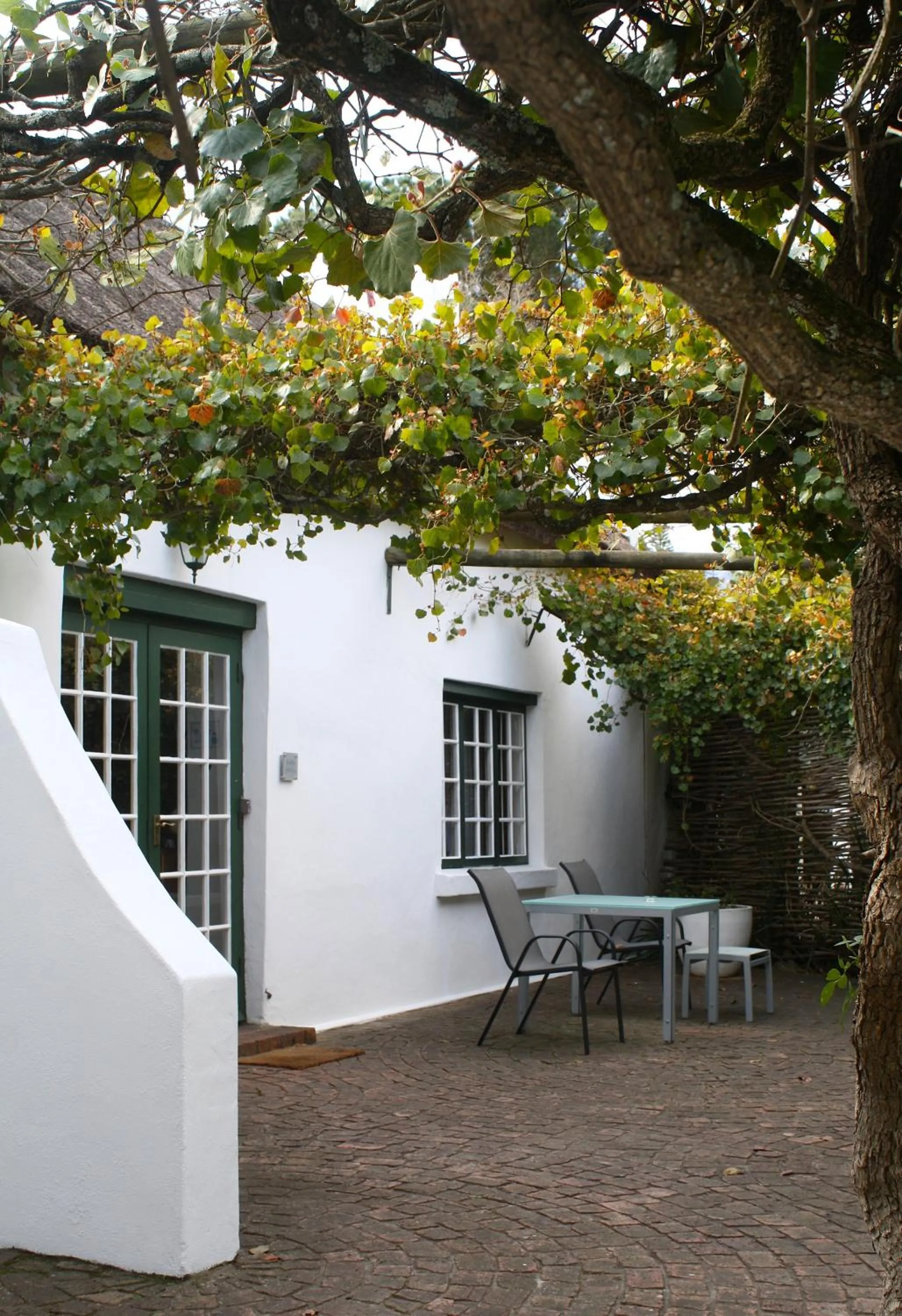 Property building in Rothman Manor