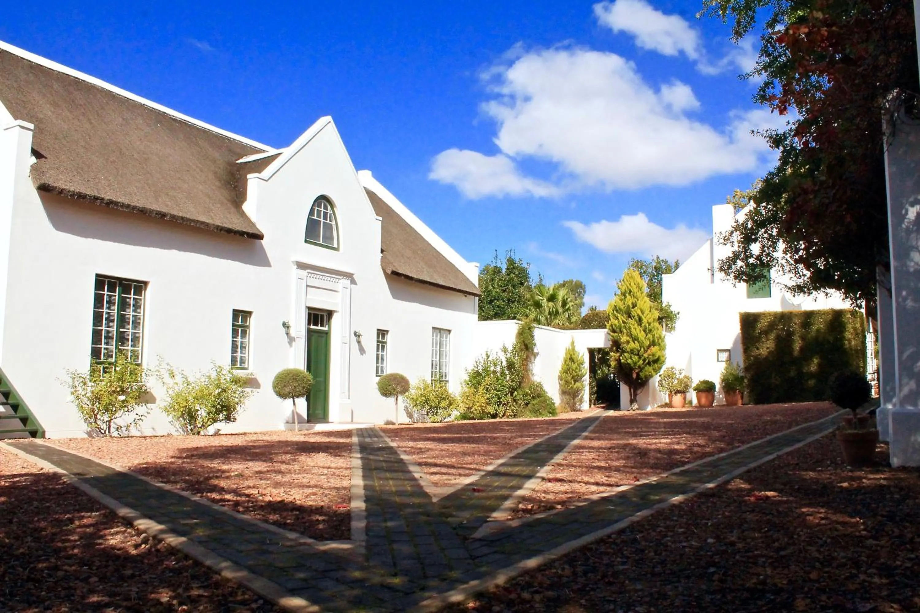 Property building in Rothman Manor