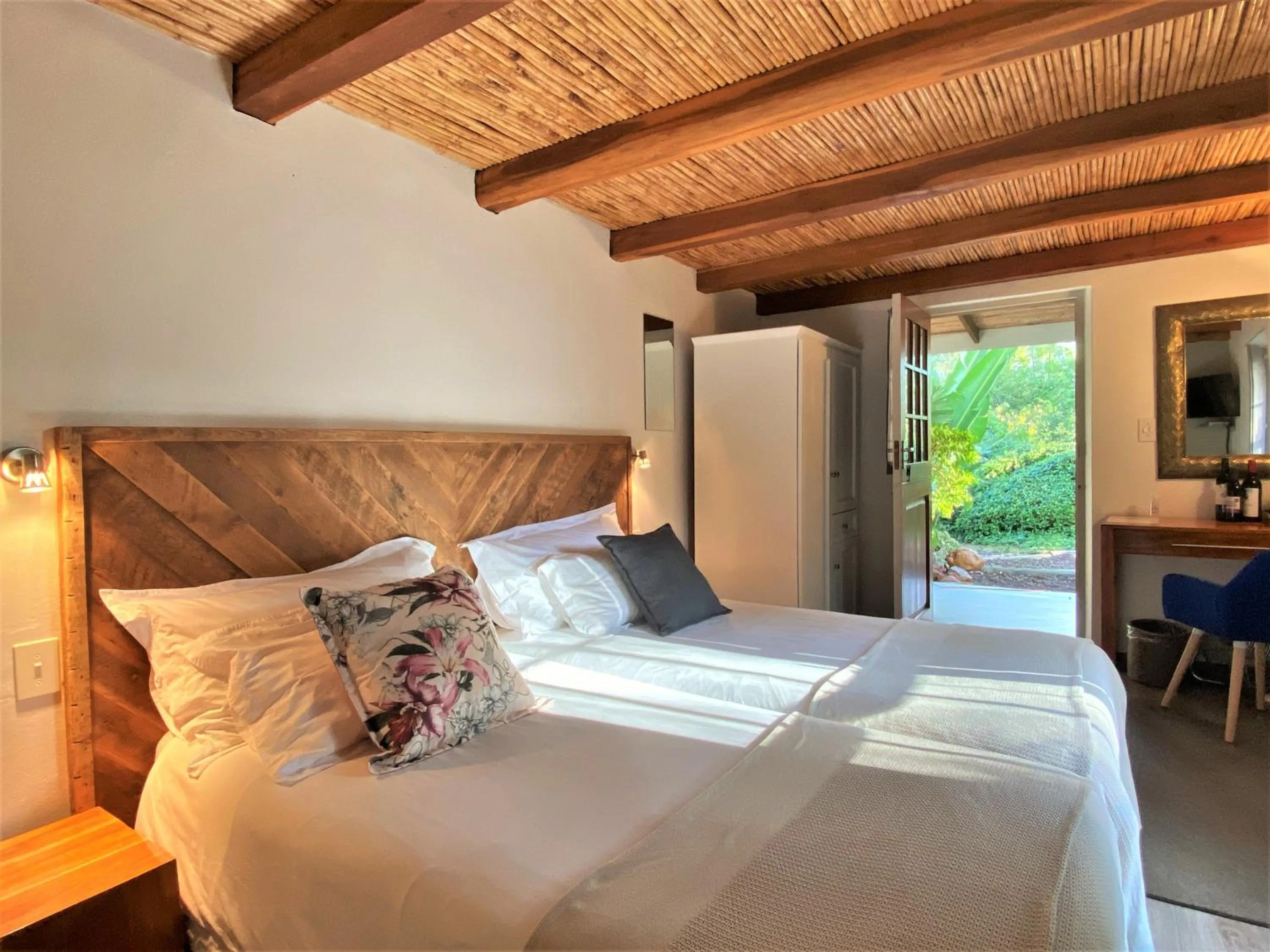 Bed in Swellendam Country Lodge - Guest House - B&B