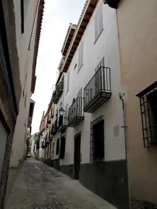 Two-Bedroom Apartment in Golondrinas de la Alhambra Two-Bedroom Apartment in Golondrinas de la Alhambra